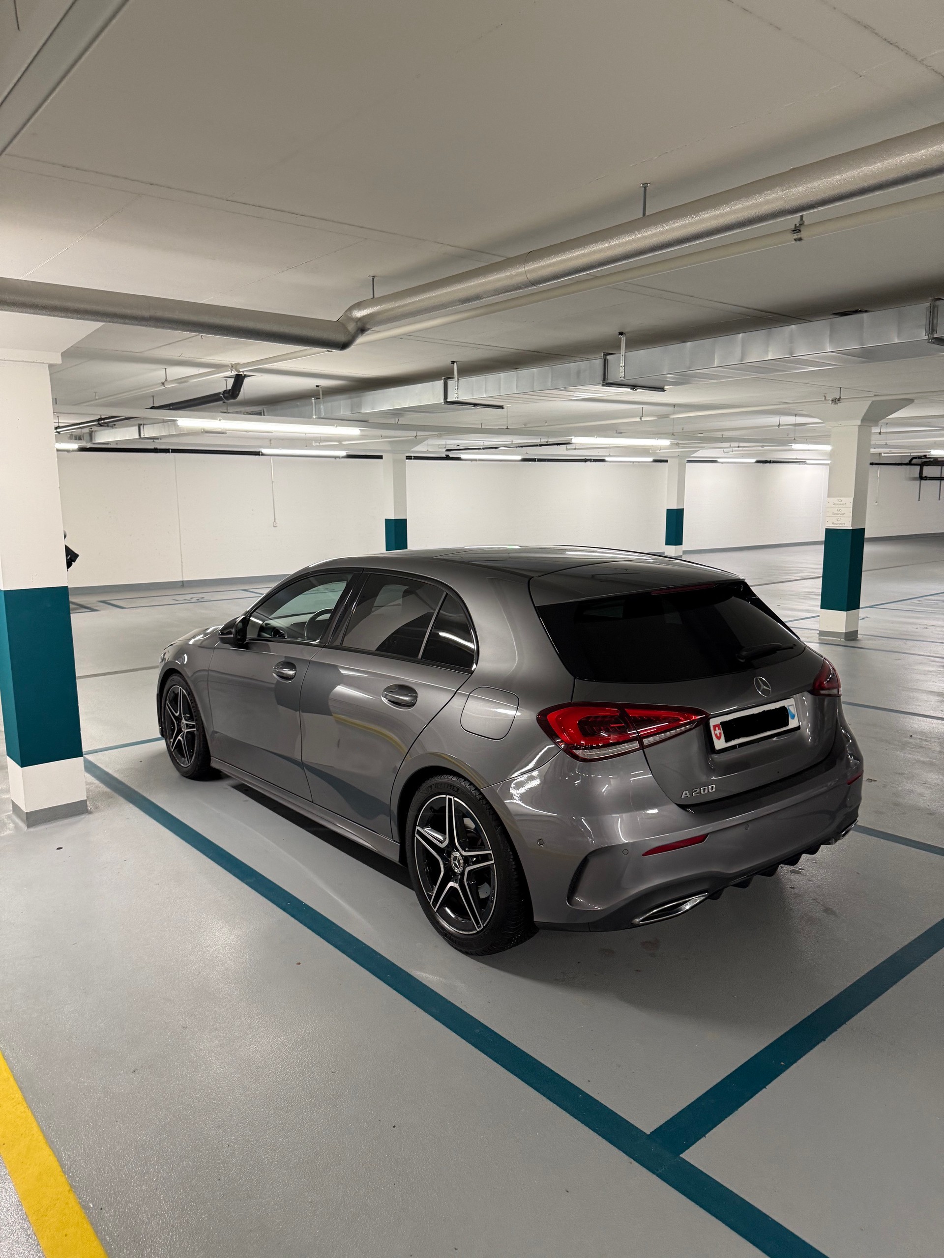 MERCEDES-BENZ A 200 AMG Line-image-3