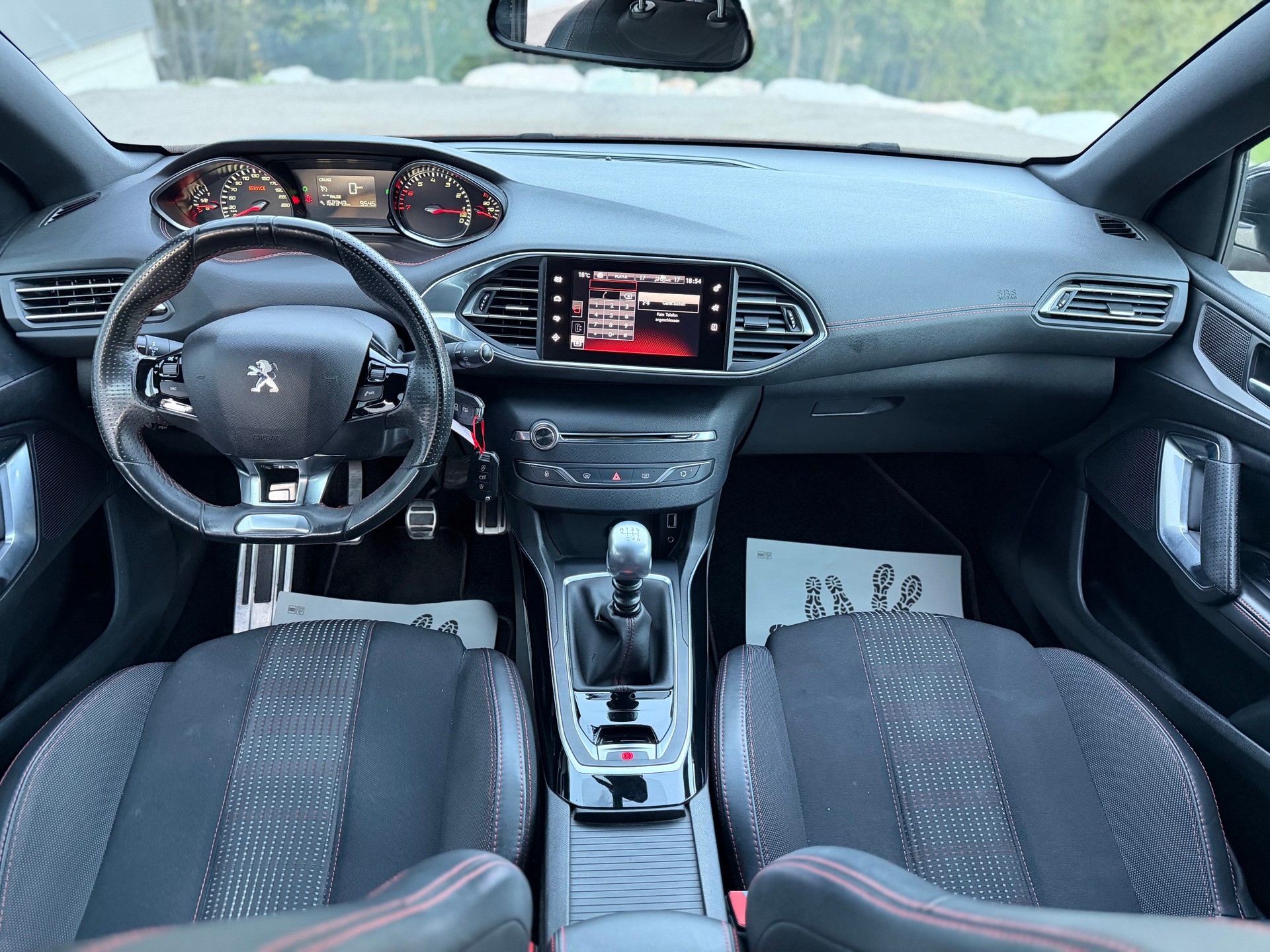 PEUGEOT 308 SW 1.2 THP GT Line-image-7