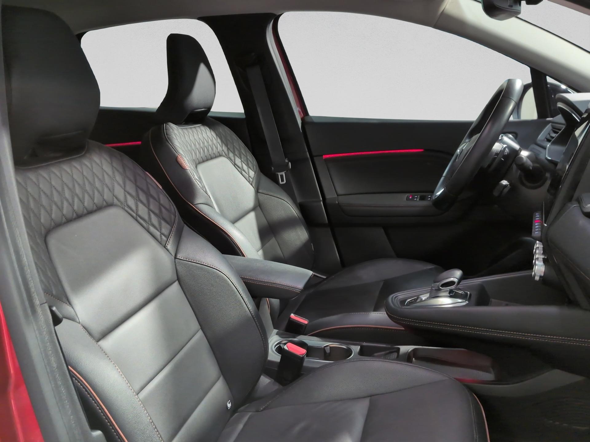 RENAULT Captur 1.3 TCe EDC Initiale Paris-image-16