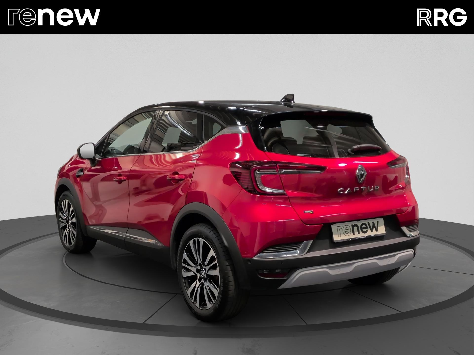 RENAULT Captur 1.3 TCe EDC Initiale Paris-image-4
