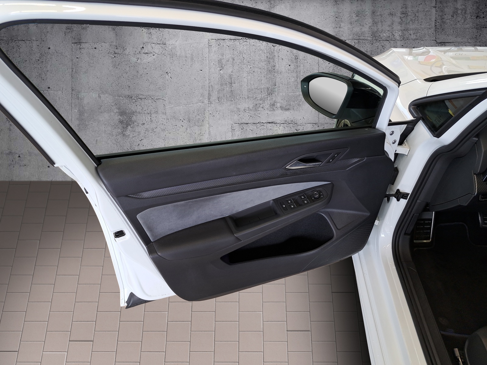 VW Golf VIII 2.0 TSI R DSG 4motio-image-14