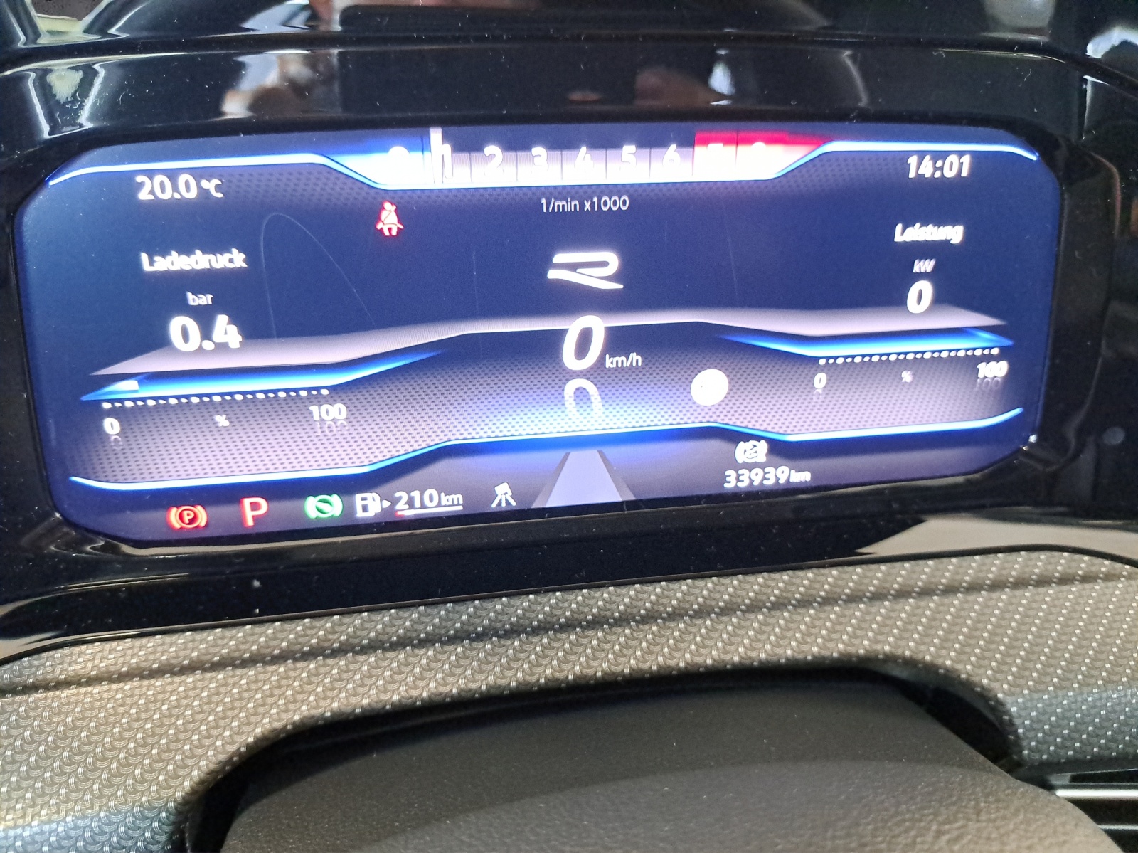 VW Golf VIII 2.0 TSI R DSG 4motio-image-11
