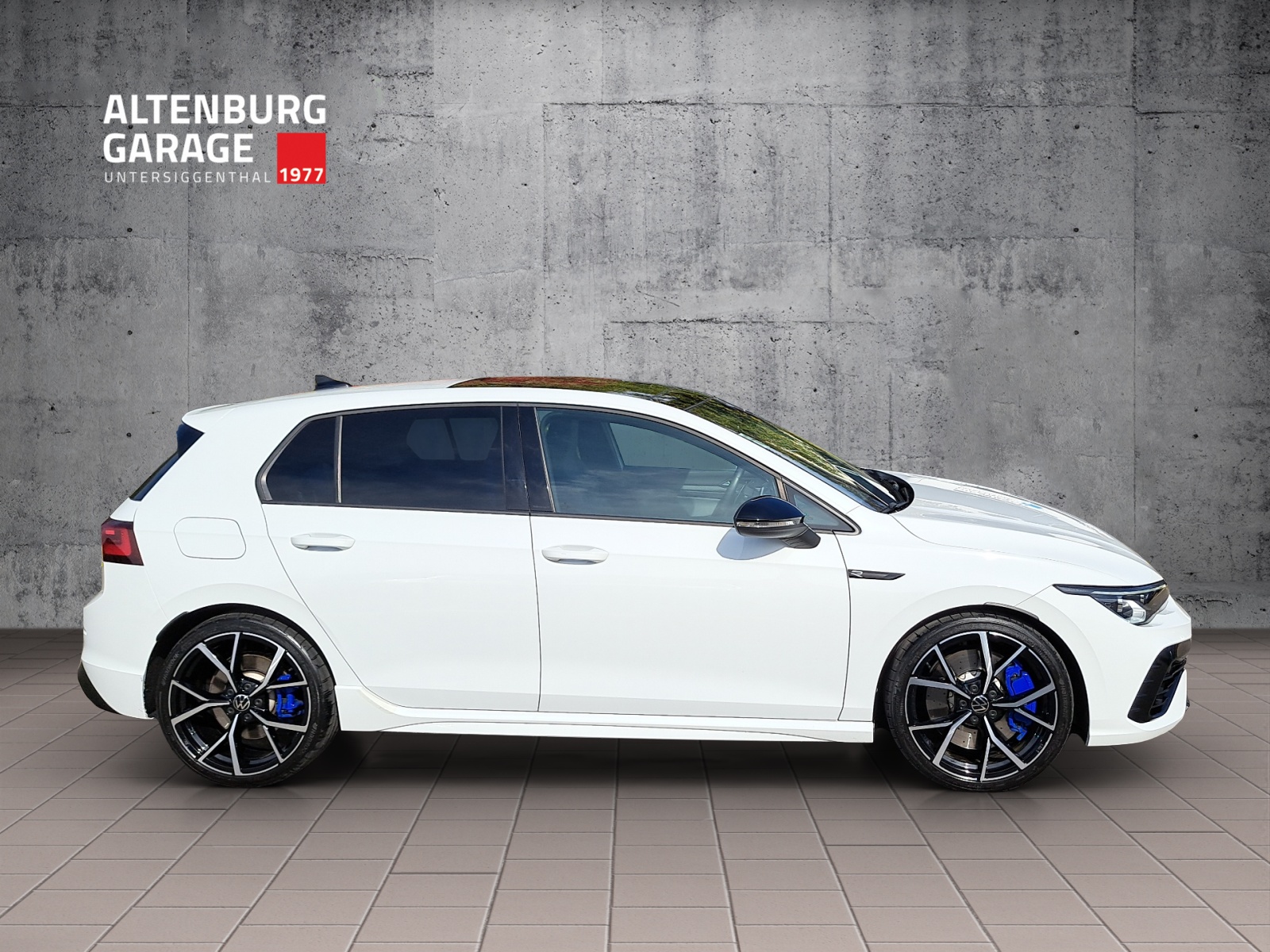 VW Golf VIII 2.0 TSI R DSG 4motio-image-5