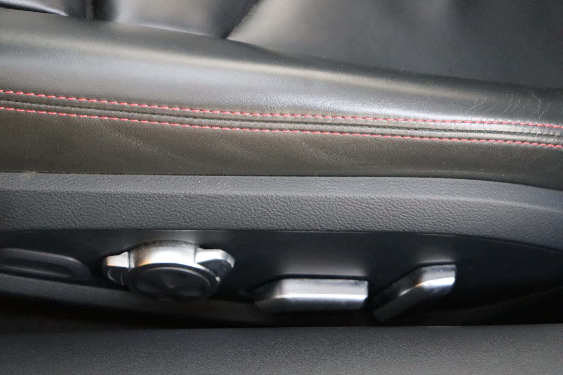 AUDI R8 SPYDER PERFORMANCE S-TRONIC * VEGAS-GELB * BANG & OLUFSEN * KW-GEWINDEFEDERN * VOLLLEDER * RÜCKFAHRKAMERA-image-24