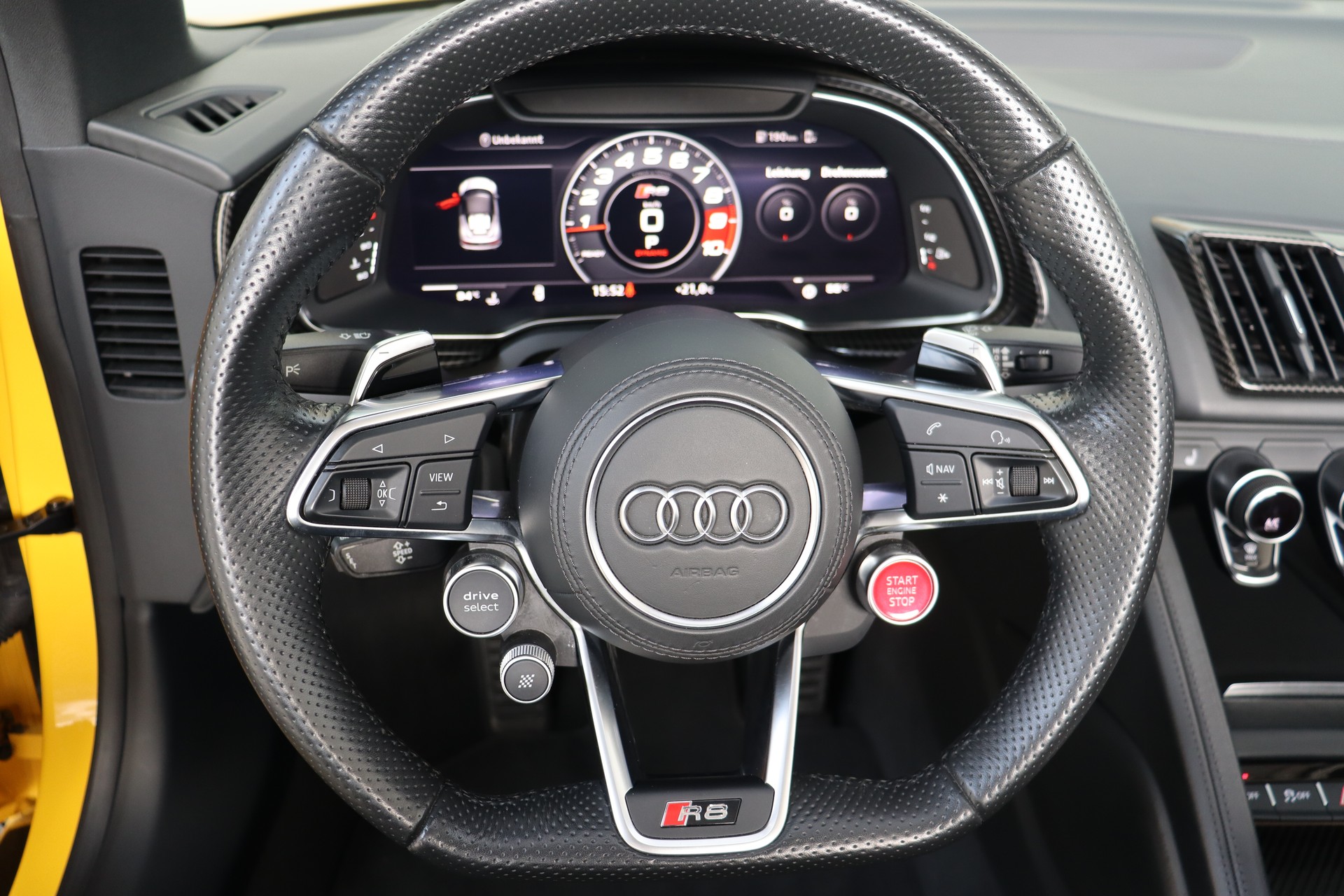 AUDI R8 SPYDER PERFORMANCE S-TRONIC * VEGAS-GELB * BANG & OLUFSEN * KW-GEWINDEFEDERN * VOLLLEDER * RÜCKFAHRKAMERA-image-25