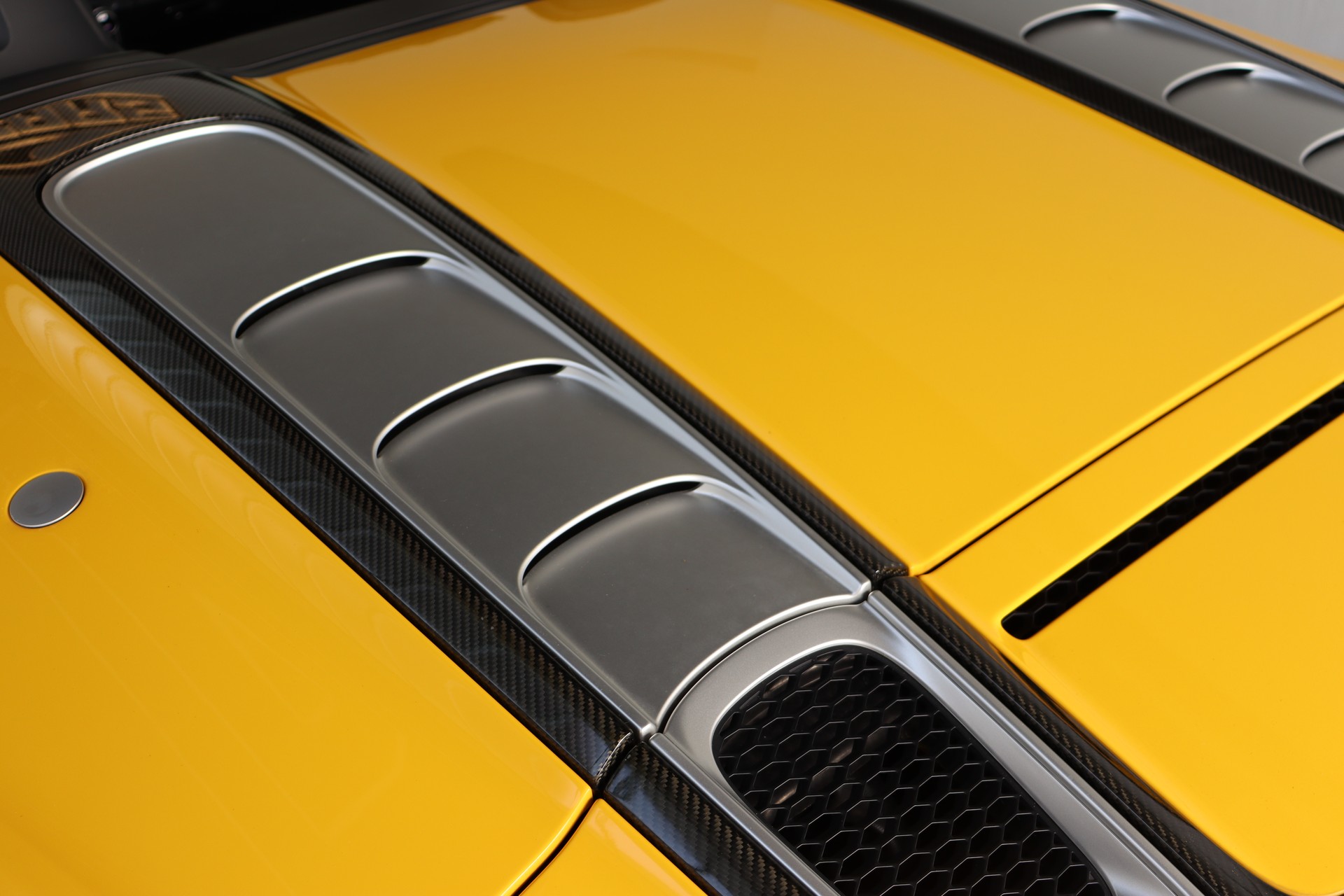 AUDI R8 SPYDER PERFORMANCE S-TRONIC * VEGAS-GELB * BANG & OLUFSEN * KW-GEWINDEFEDERN * VOLLLEDER * RÜCKFAHRKAMERA-image-14