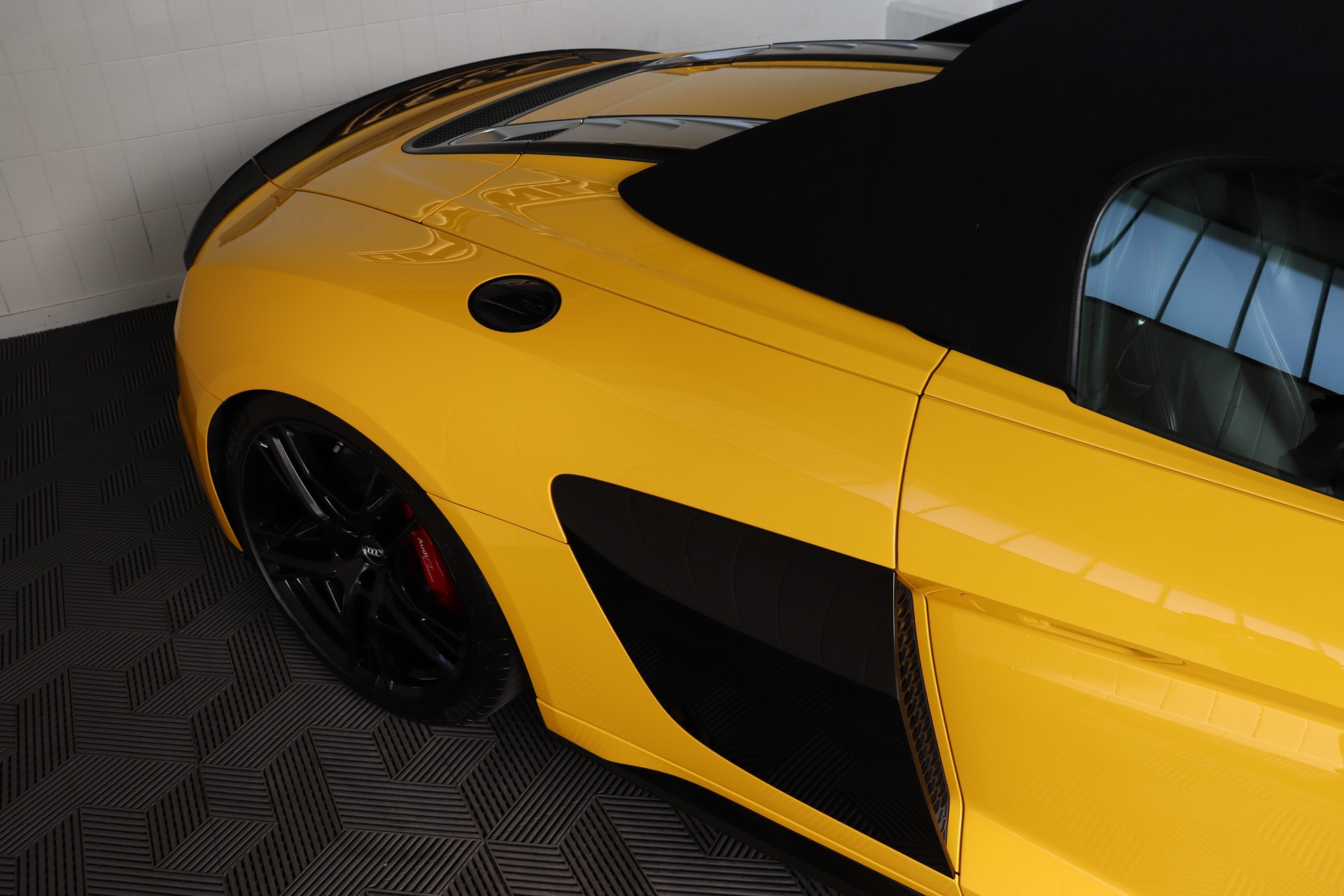 AUDI R8 SPYDER PERFORMANCE S-TRONIC * VEGAS-GELB * BANG & OLUFSEN * KW-GEWINDEFEDERN * VOLLLEDER * RÜCKFAHRKAMERA-image-10