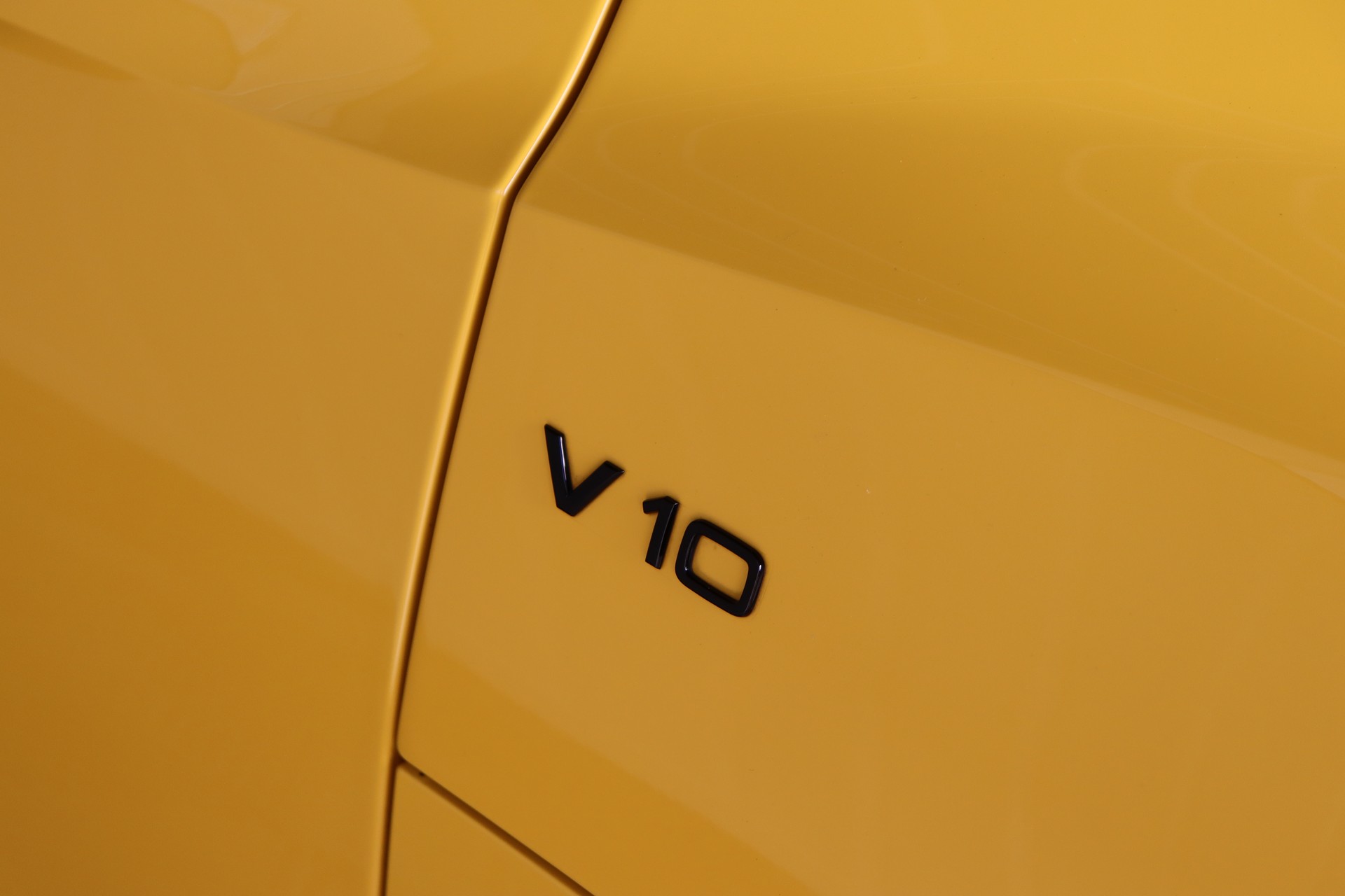 AUDI R8 SPYDER PERFORMANCE S-TRONIC * VEGAS-GELB * BANG & OLUFSEN * KW-GEWINDEFEDERN * VOLLLEDER * RÜCKFAHRKAMERA-image-7