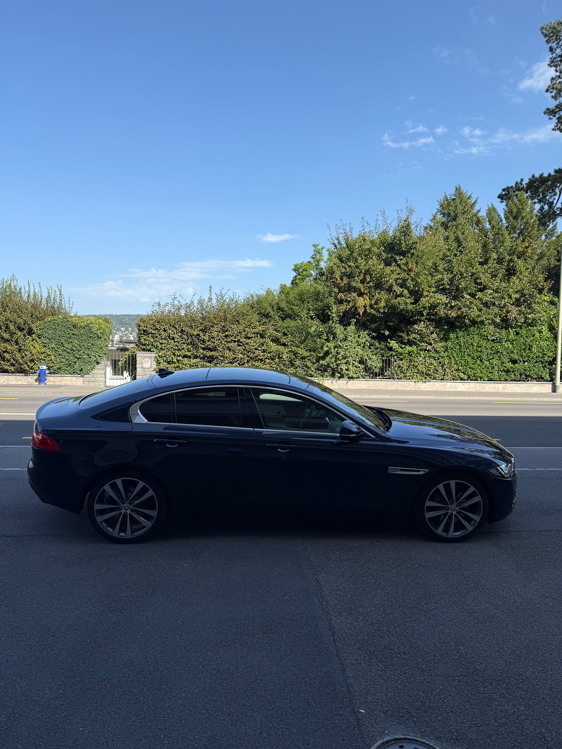 JAGUAR 2.0 D 180 Portfolio-image-0