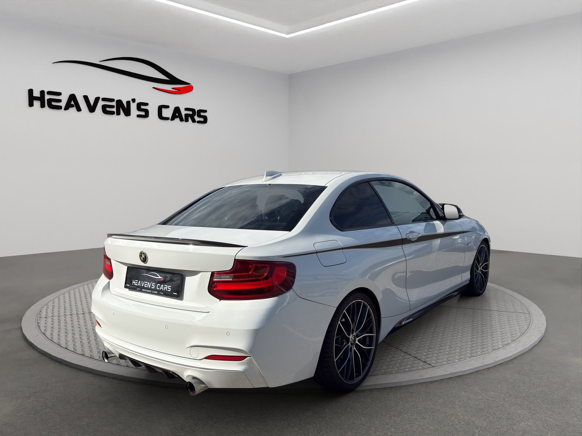 BMW M235i xDrive Steptronic-image-6