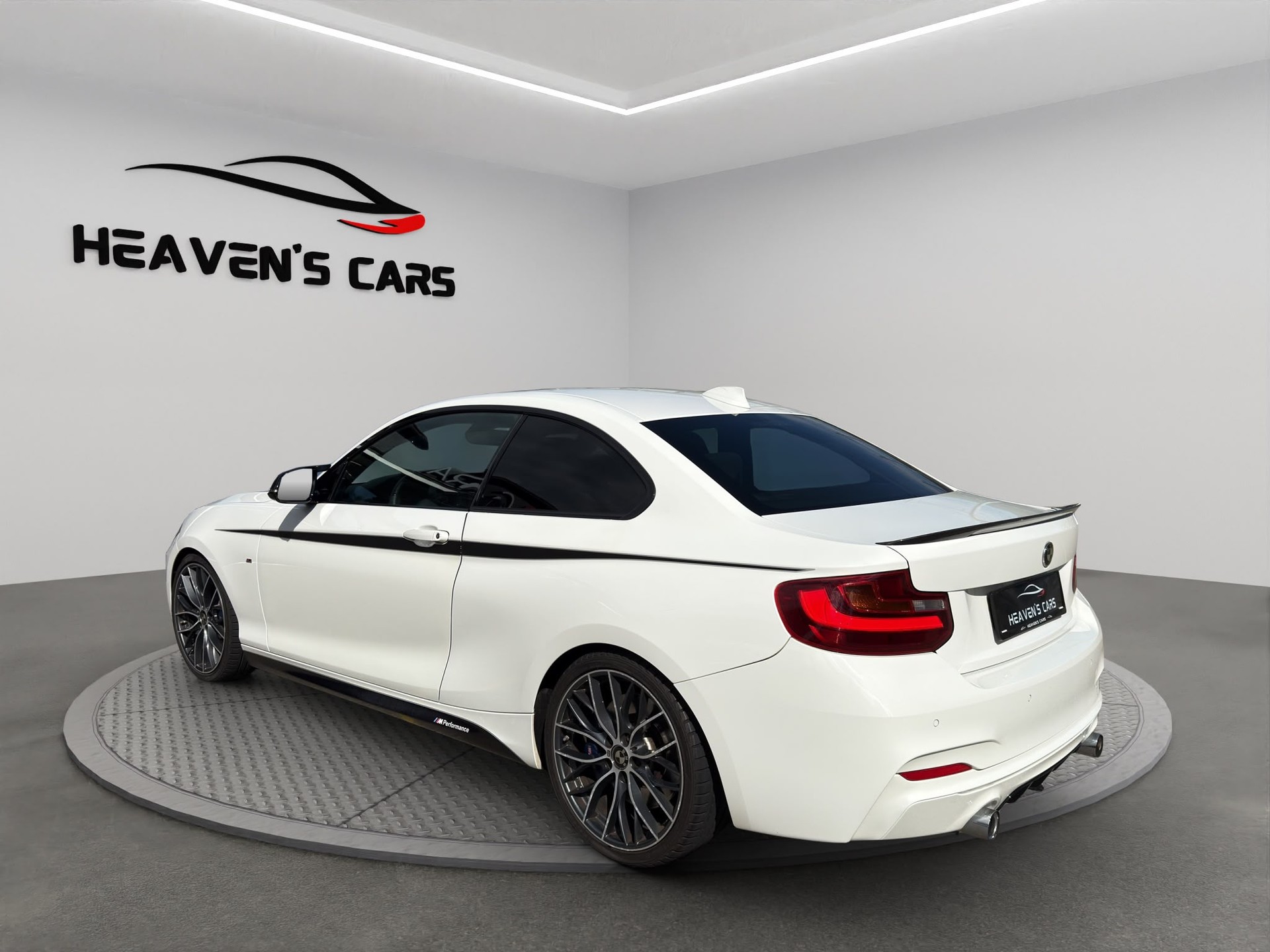 BMW M235i xDrive Steptronic-image-5