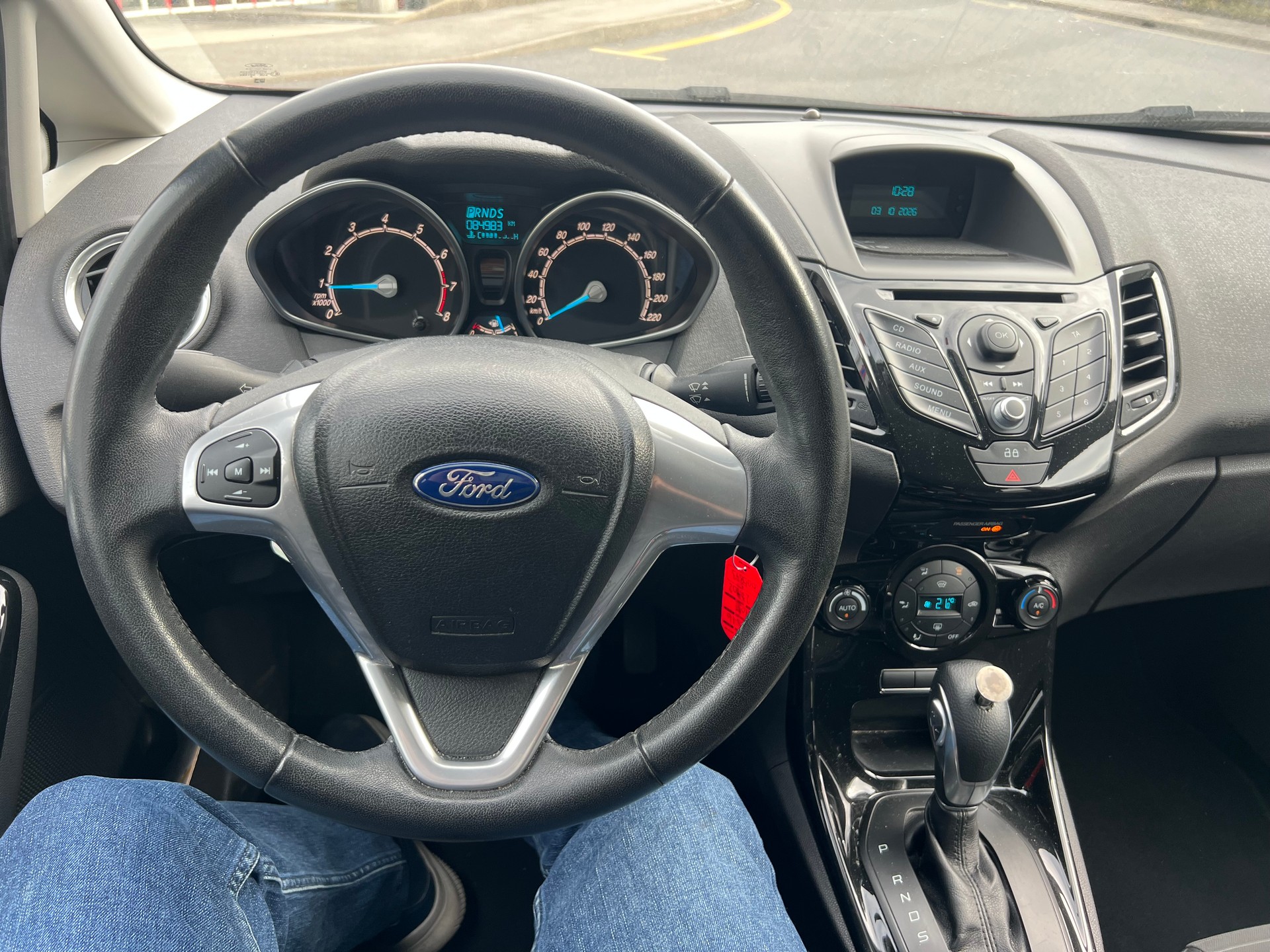 FORD Fiesta 1.6 Ti-VCT Trend PowerShift-image-11