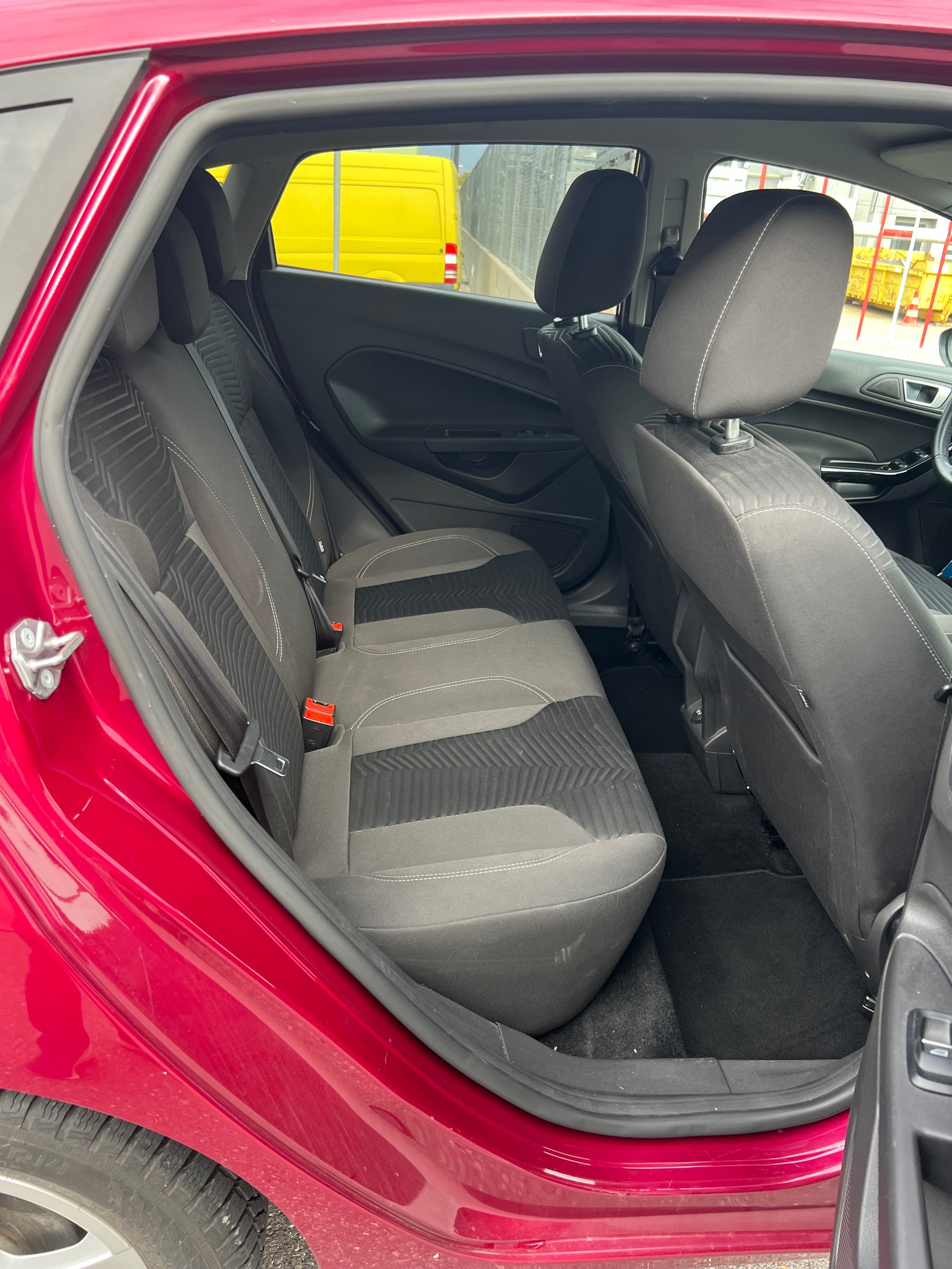 FORD Fiesta 1.6 Ti-VCT Trend PowerShift-image-14
