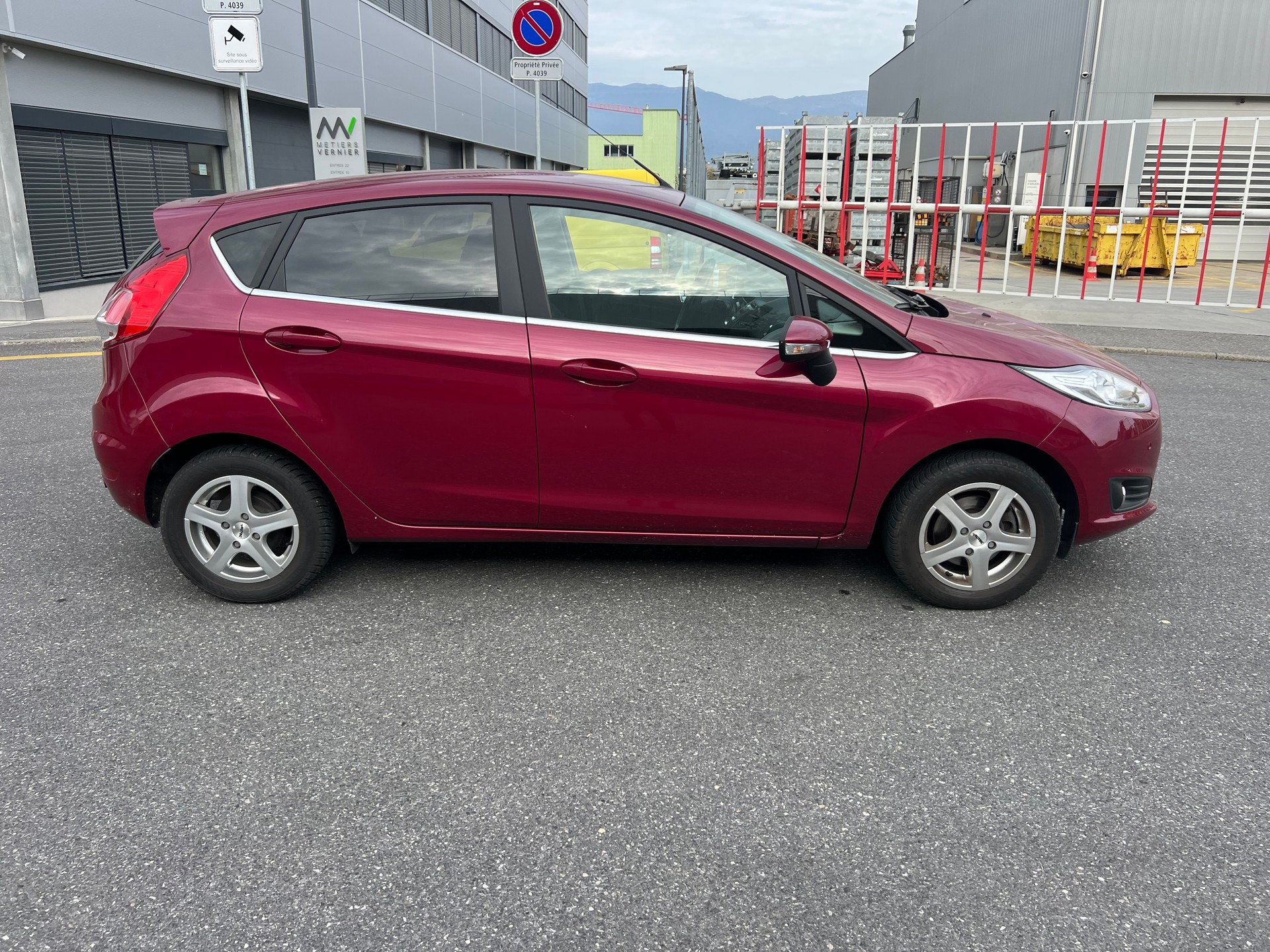 FORD Fiesta 1.6 Ti-VCT Trend PowerShift-image-6