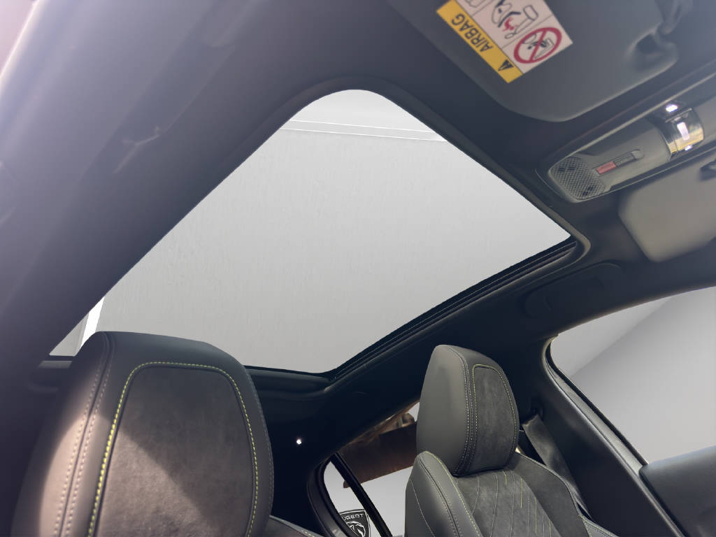 PEUGEOT 208 1.2 Hybrid 145 GT Exclusive-image-11