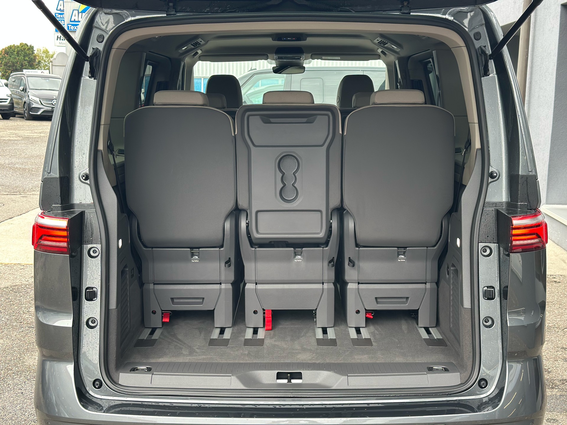 VW Multivan 1.5 eHybrid Liberty 4Motion DSG-image-9