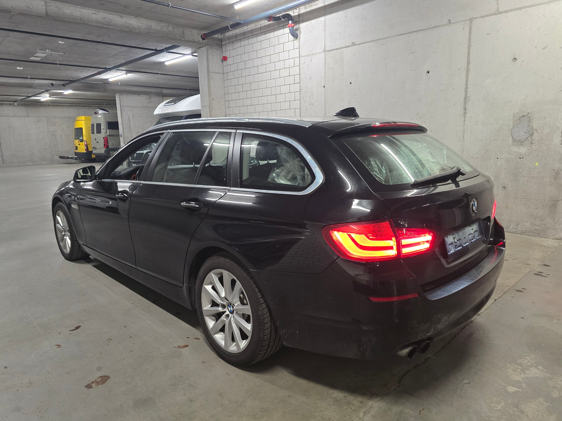 BMW 528i xDrive Touring Steptronic-image-5