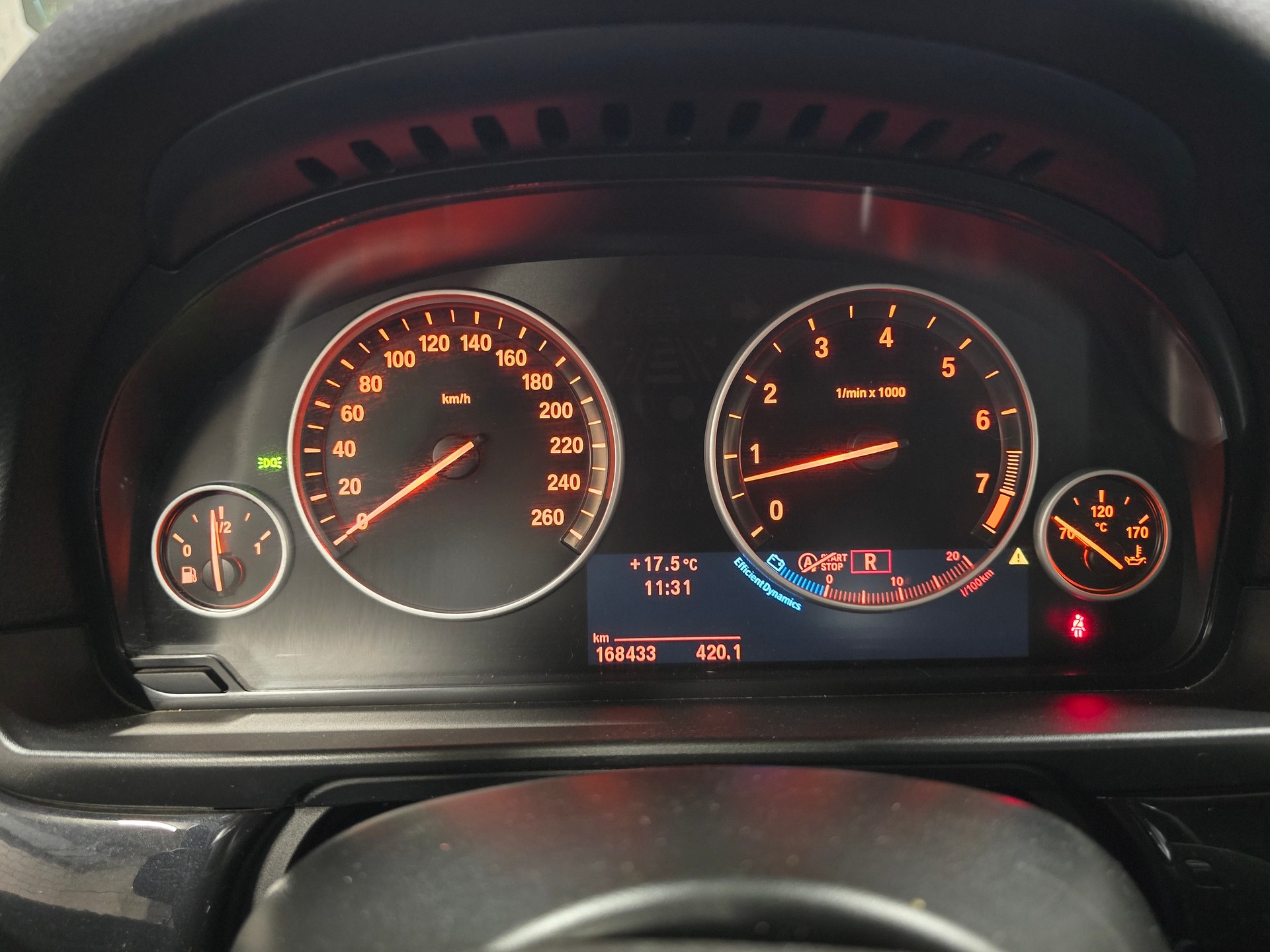 BMW 528i xDrive Touring Steptronic-image-12