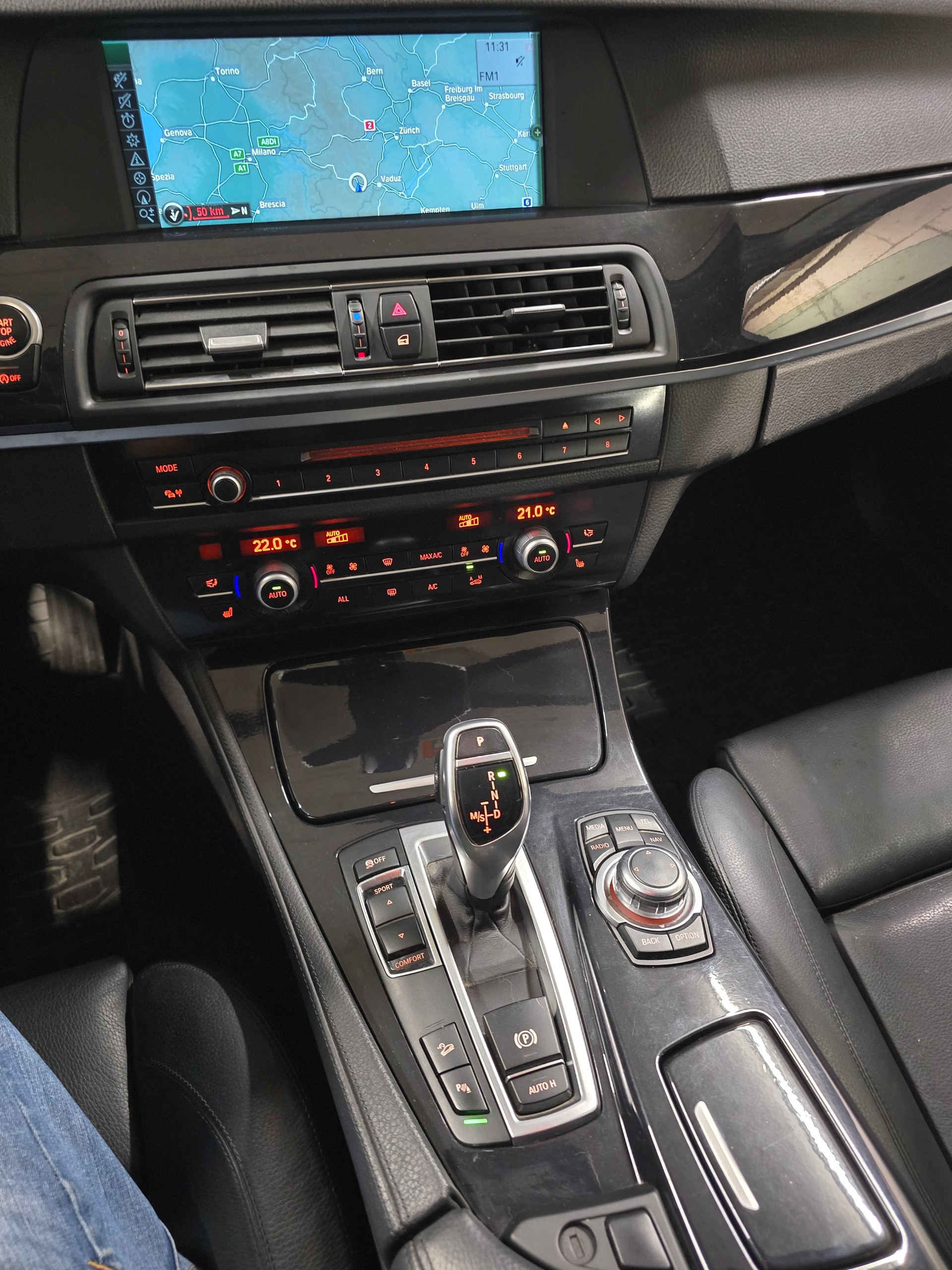 BMW 528i xDrive Touring Steptronic-image-14