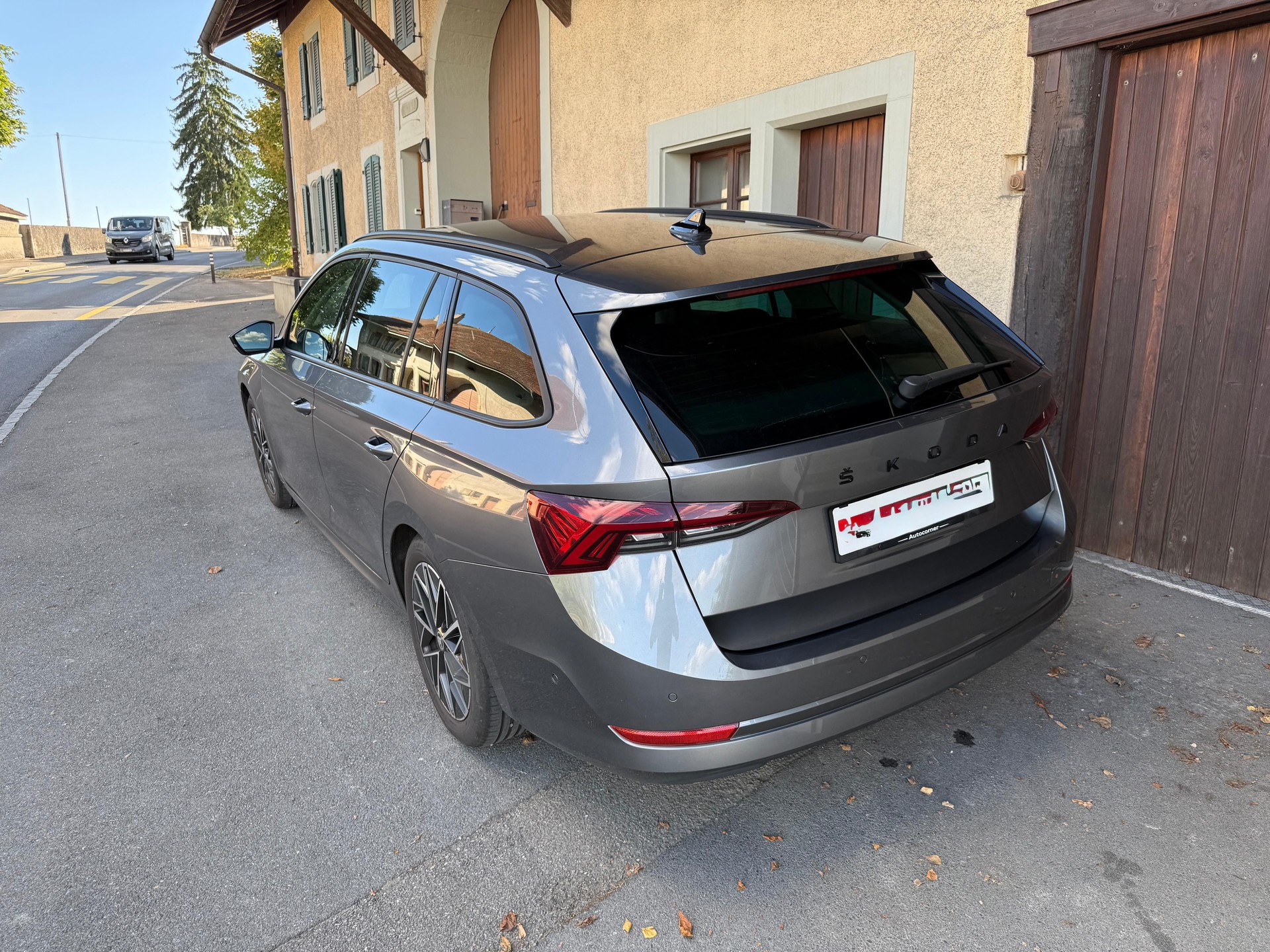 SKODA 1.5 TSI Style DSG-image-2