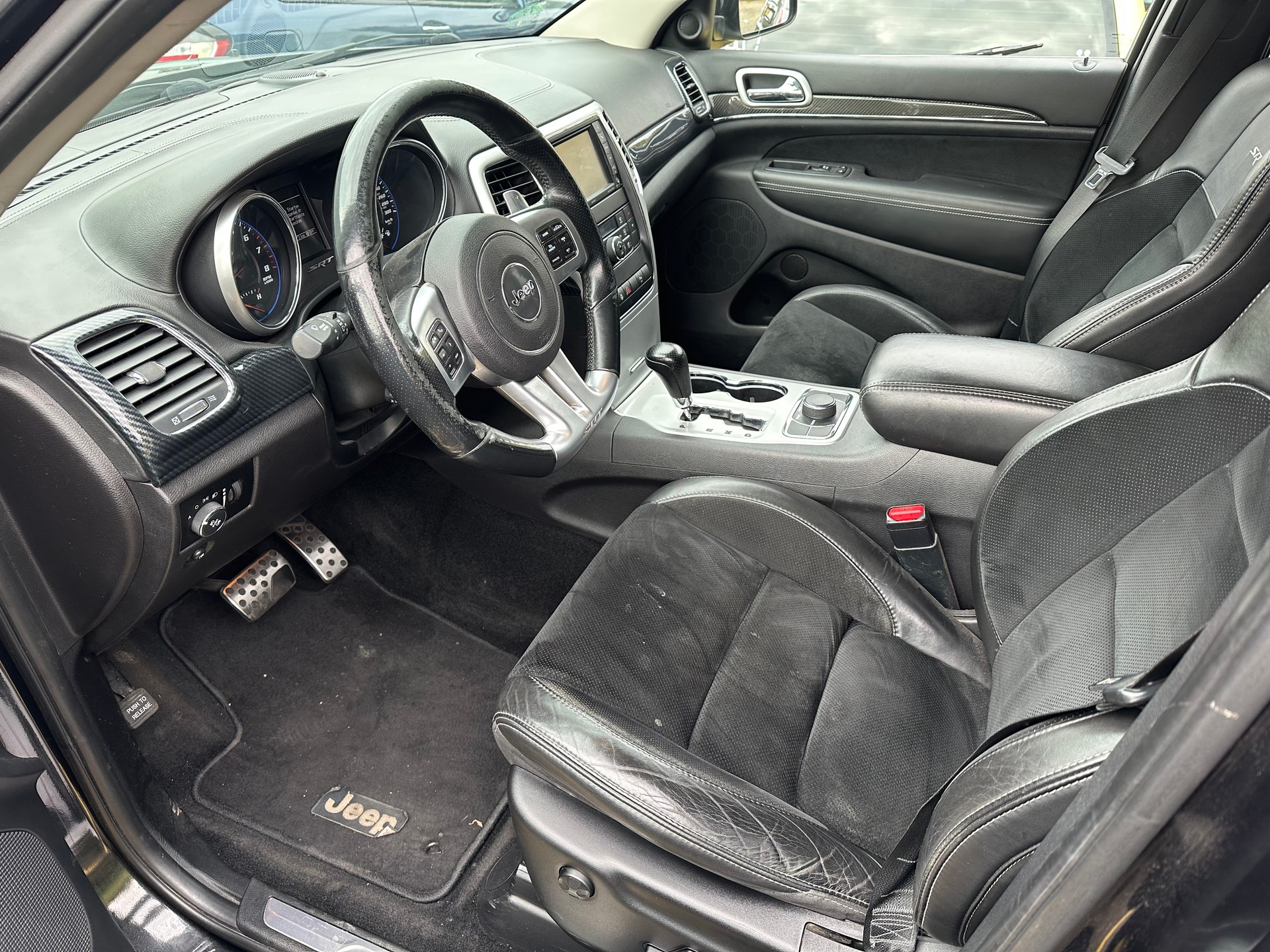 JEEP Grand Cherokee 6.4 SRT8 Automatic-image-5