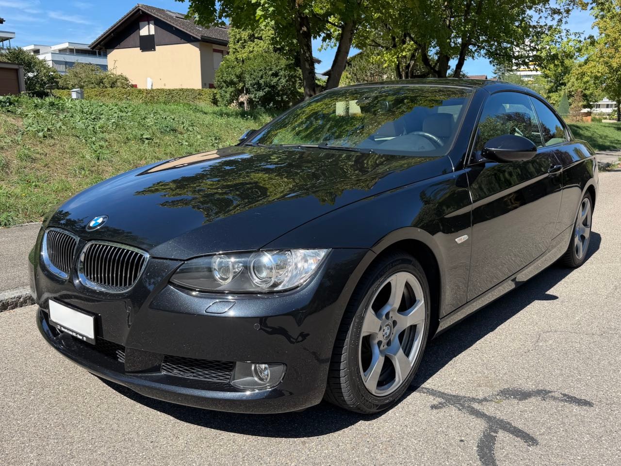 BMW 335i Cabrio-image-2