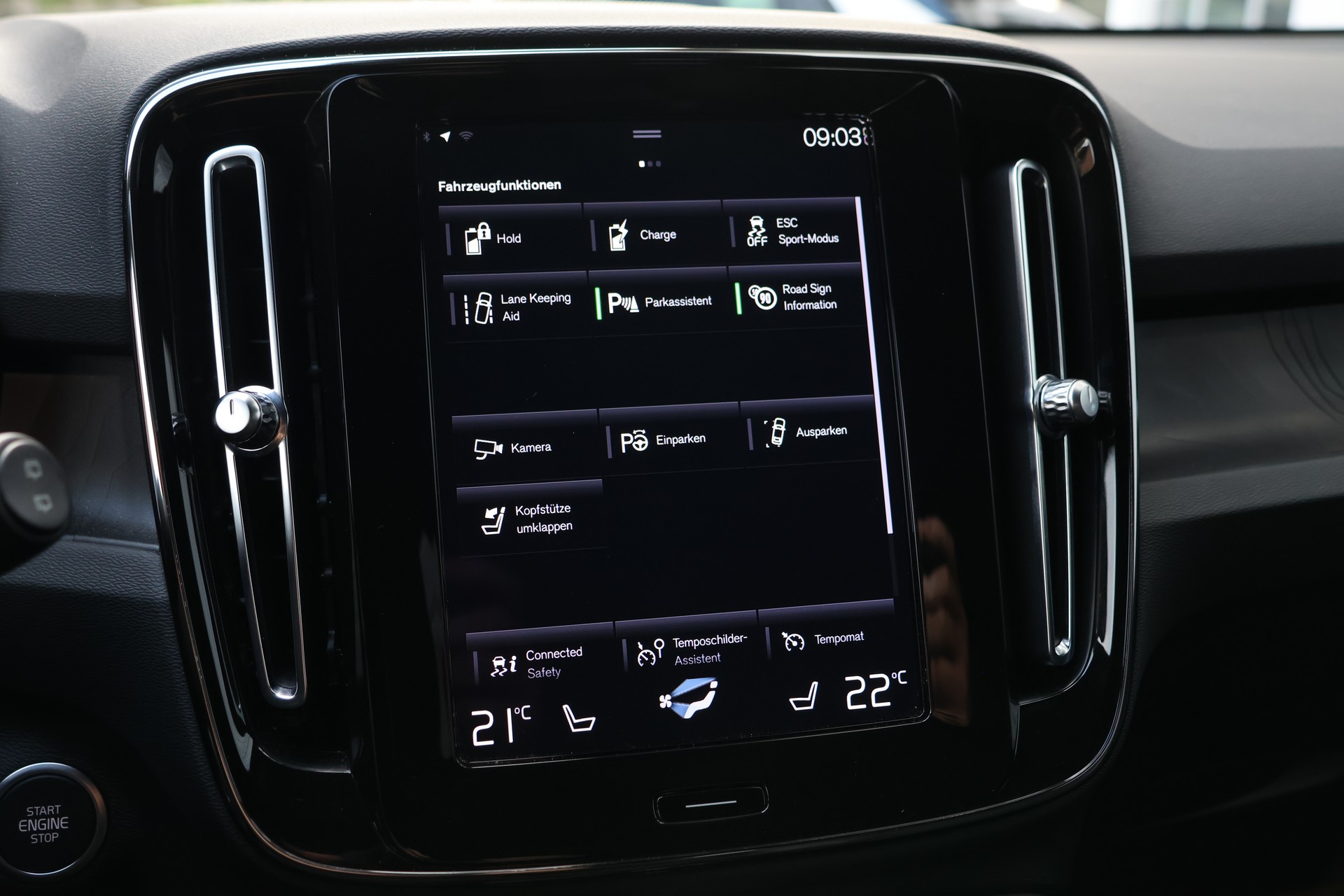 VOLVO XC40 T4 PHEV Plus Dark DCT (CH)-image-21