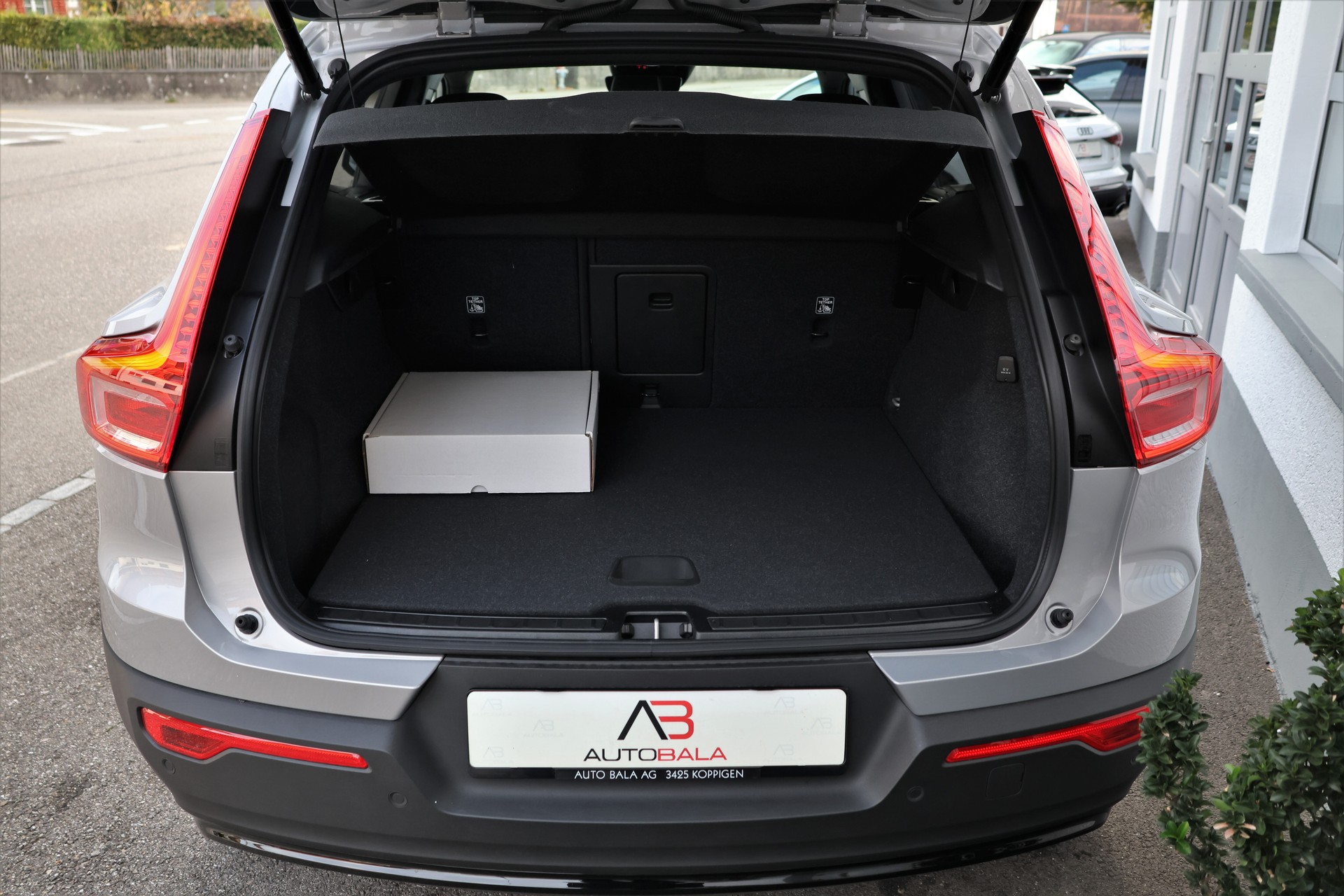 VOLVO XC40 T4 PHEV Plus Dark DCT (CH)-image-17