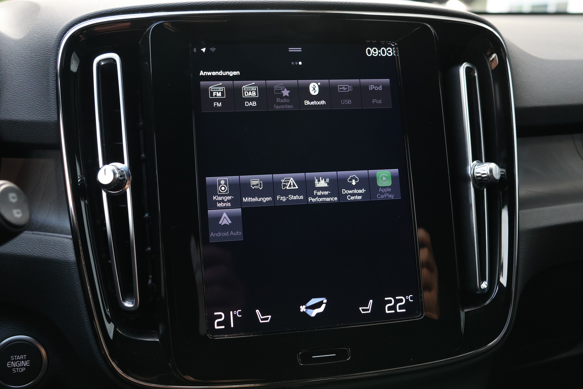 VOLVO XC40 T4 PHEV Plus Dark DCT (CH)-image-22
