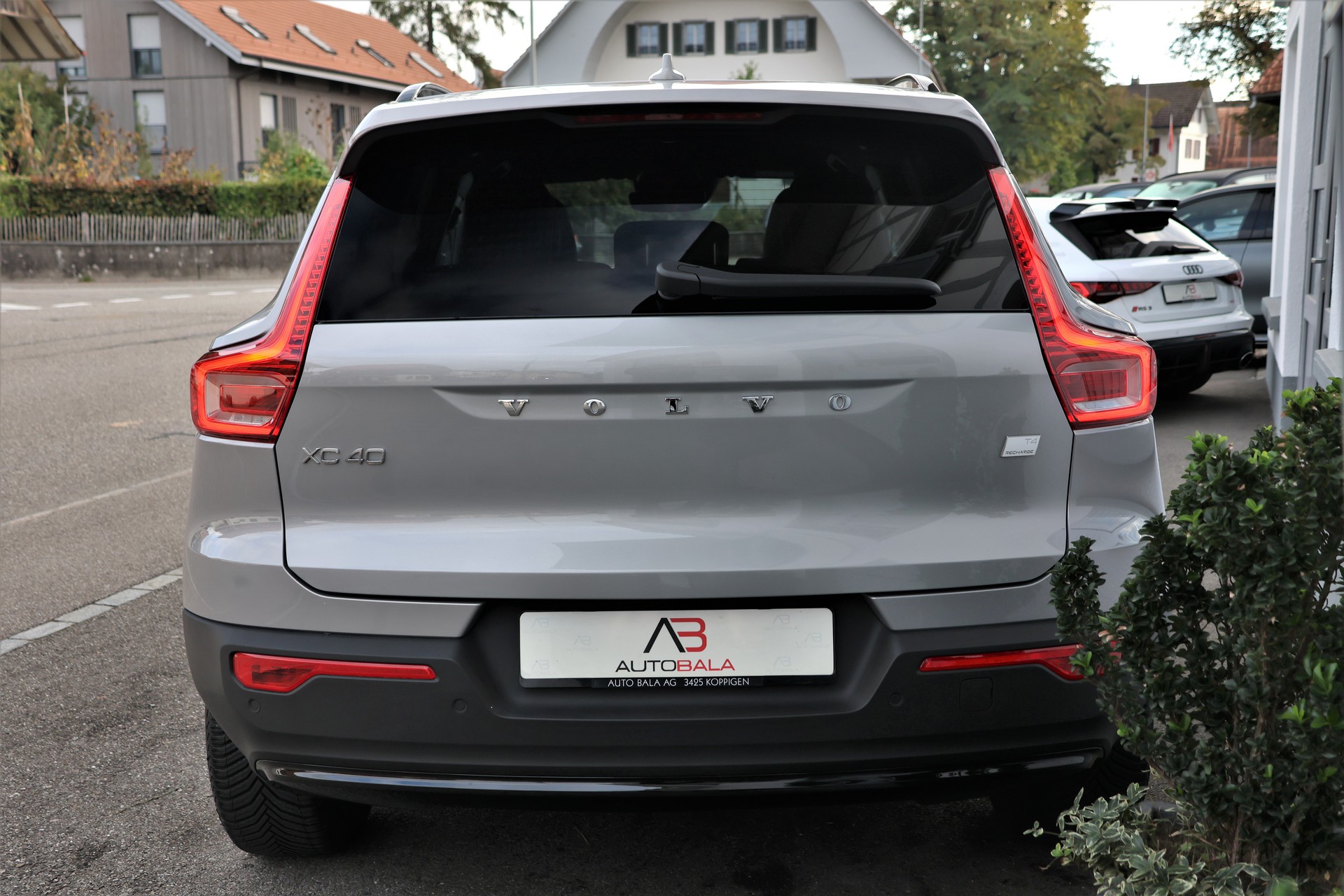 VOLVO XC40 T4 PHEV Plus Dark DCT (CH)-image-5