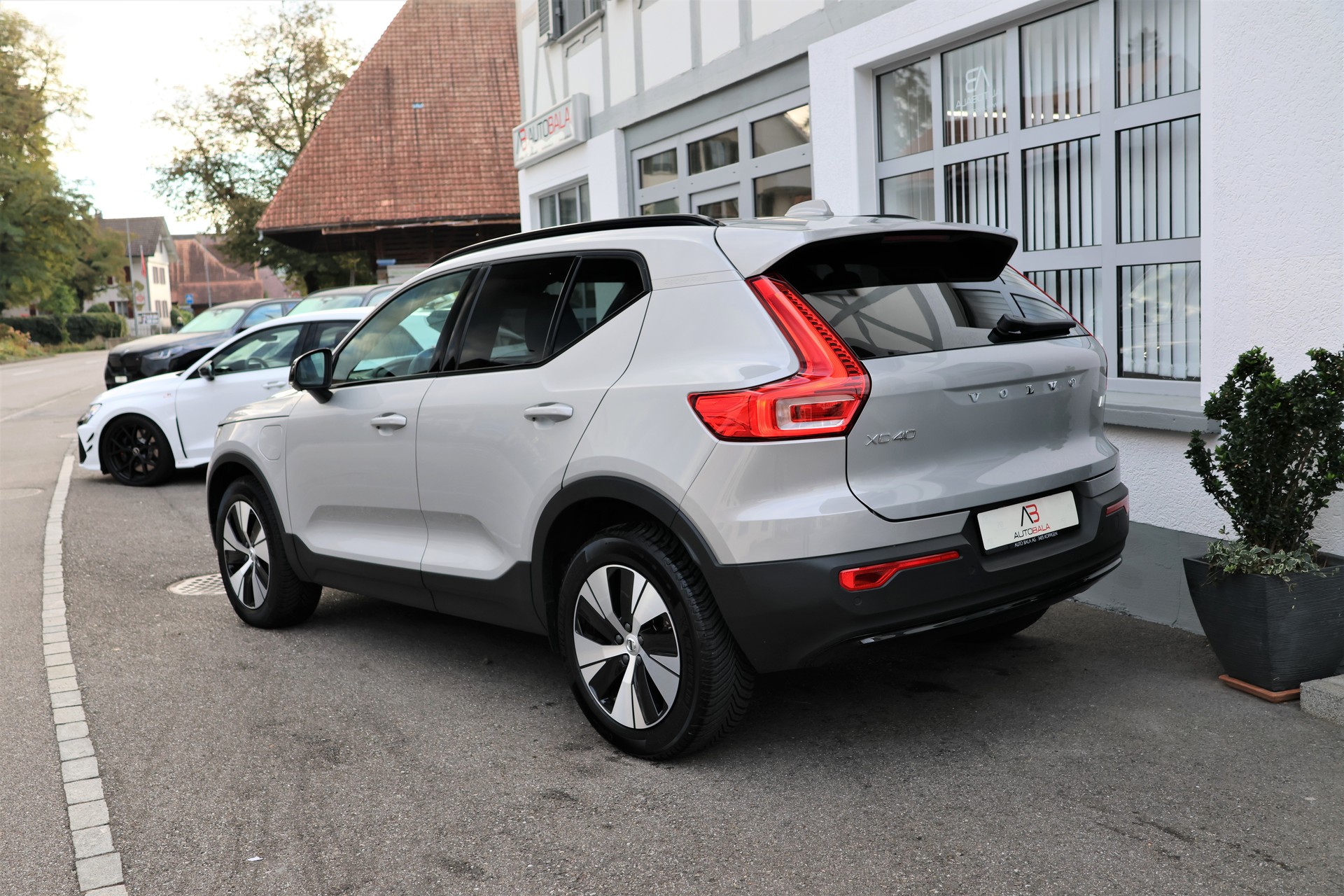 VOLVO XC40 T4 PHEV Plus Dark DCT (CH)-image-6
