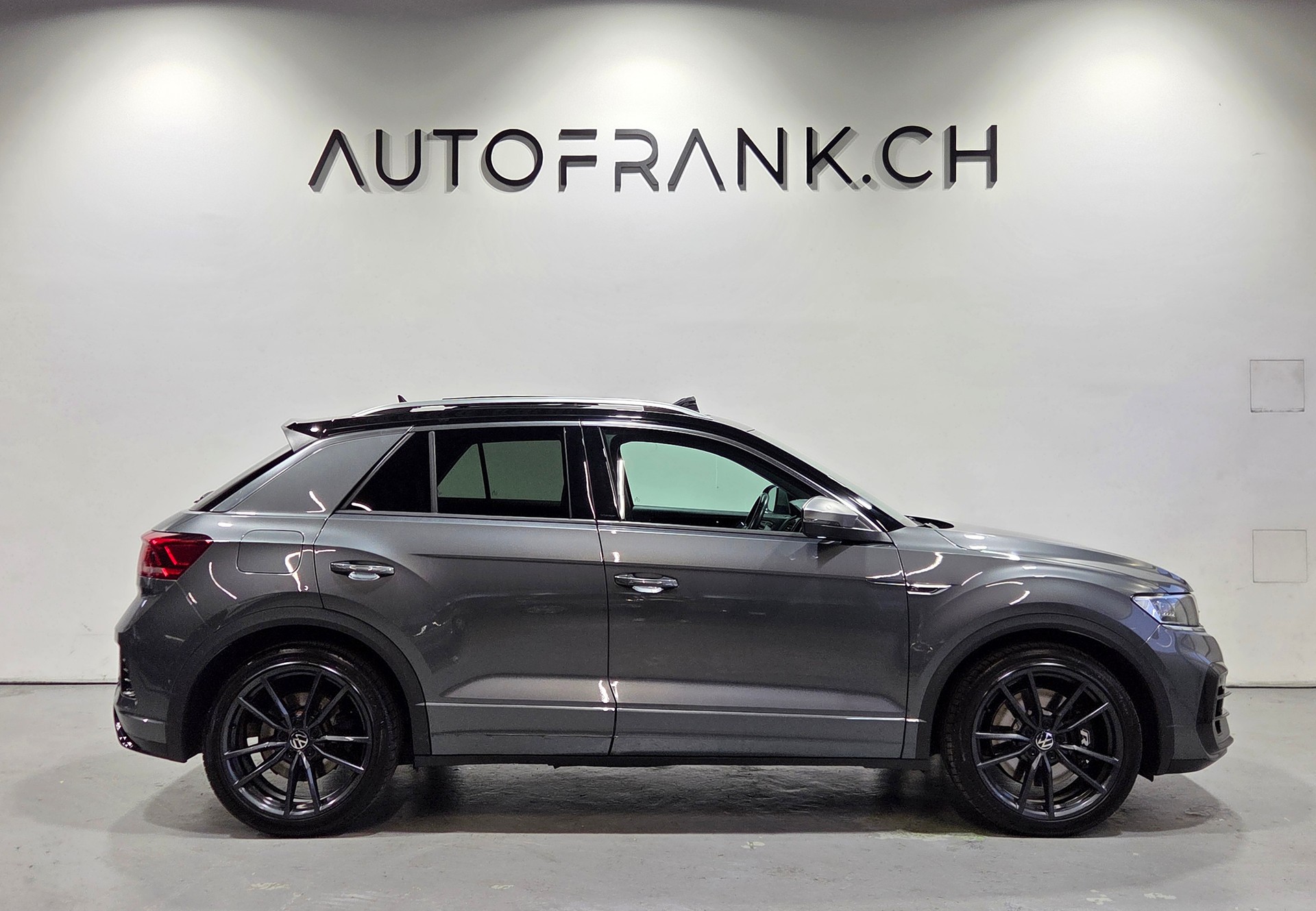 VW T-Roc 2.0 TSI R DSG 4motion-image-1