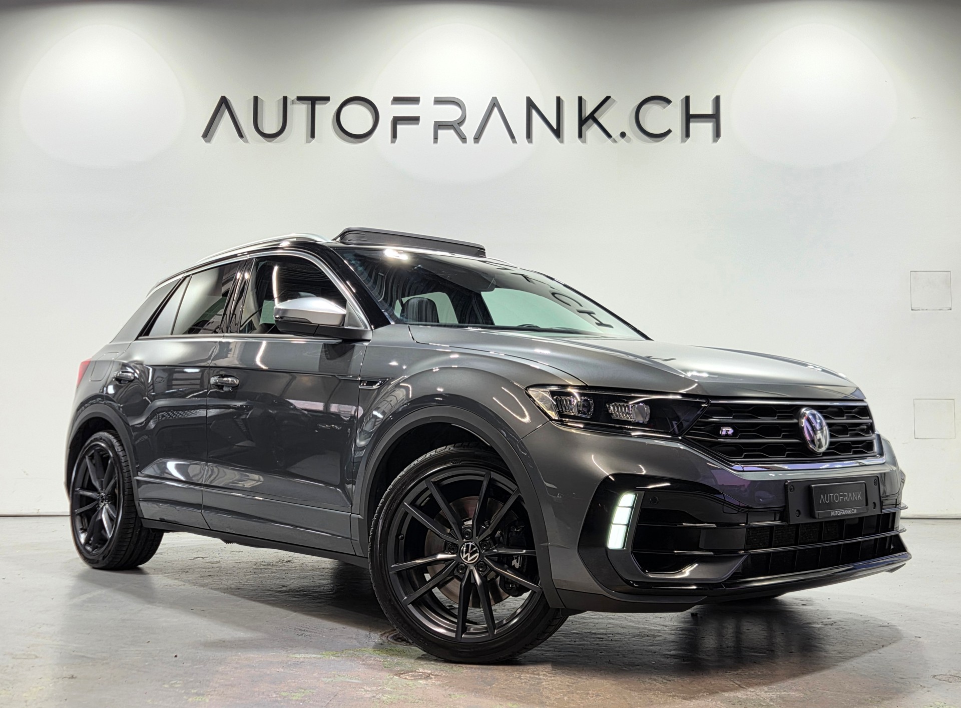 VW T-Roc 2.0 TSI R DSG 4motion-image-0