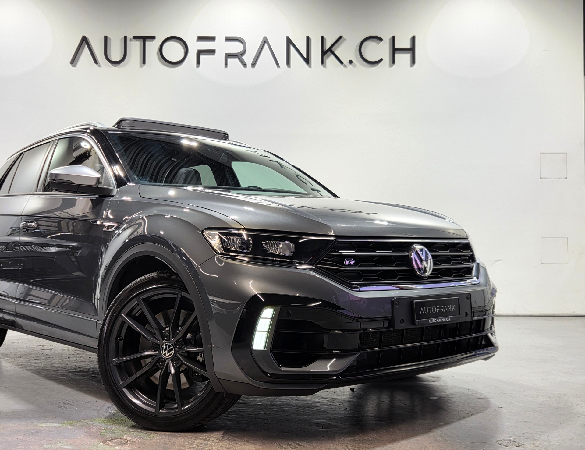 VW T-Roc 2.0 TSI R DSG 4motion-image-9