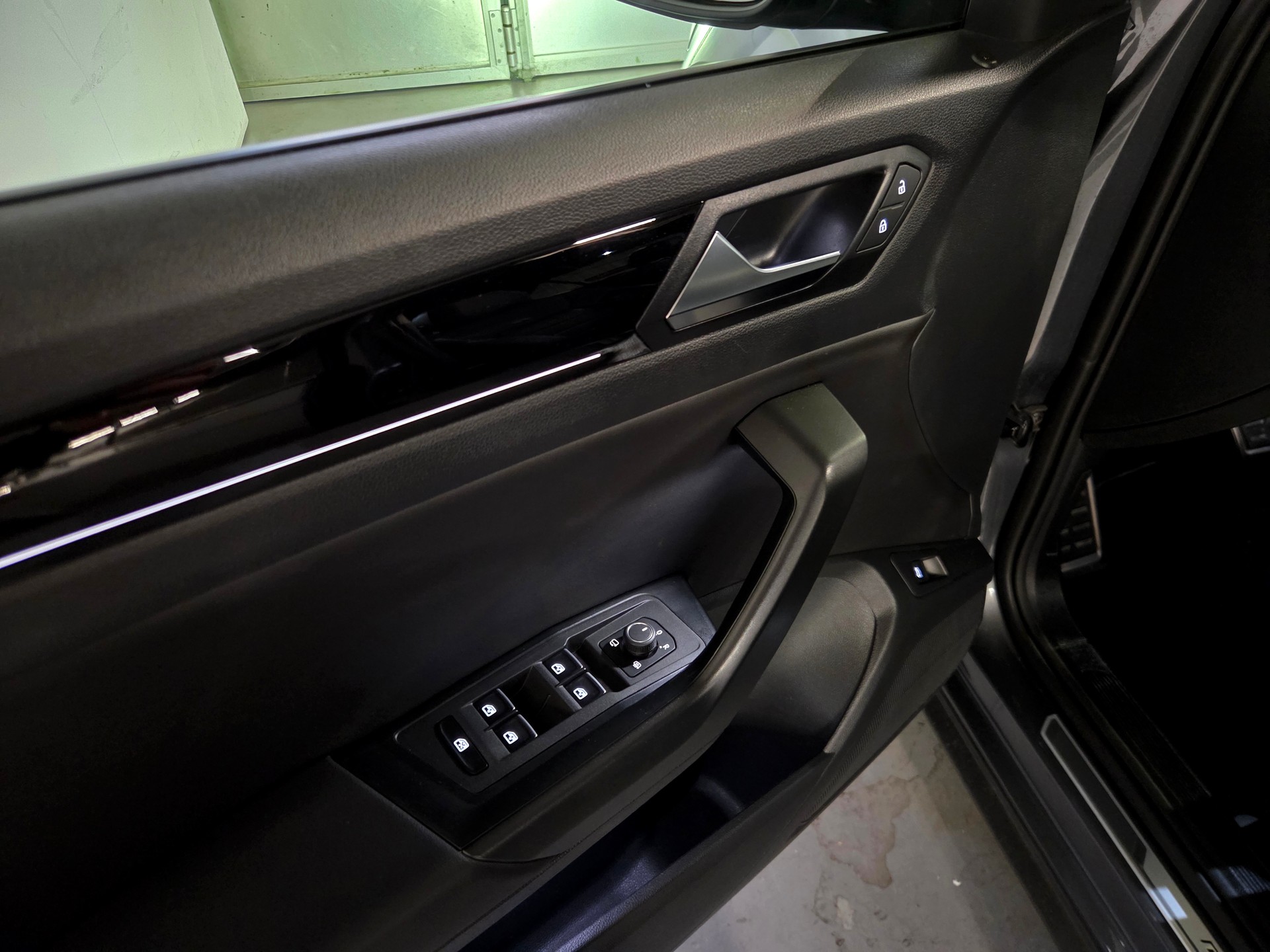 VW T-Roc 2.0 TSI R DSG 4motion-image-19