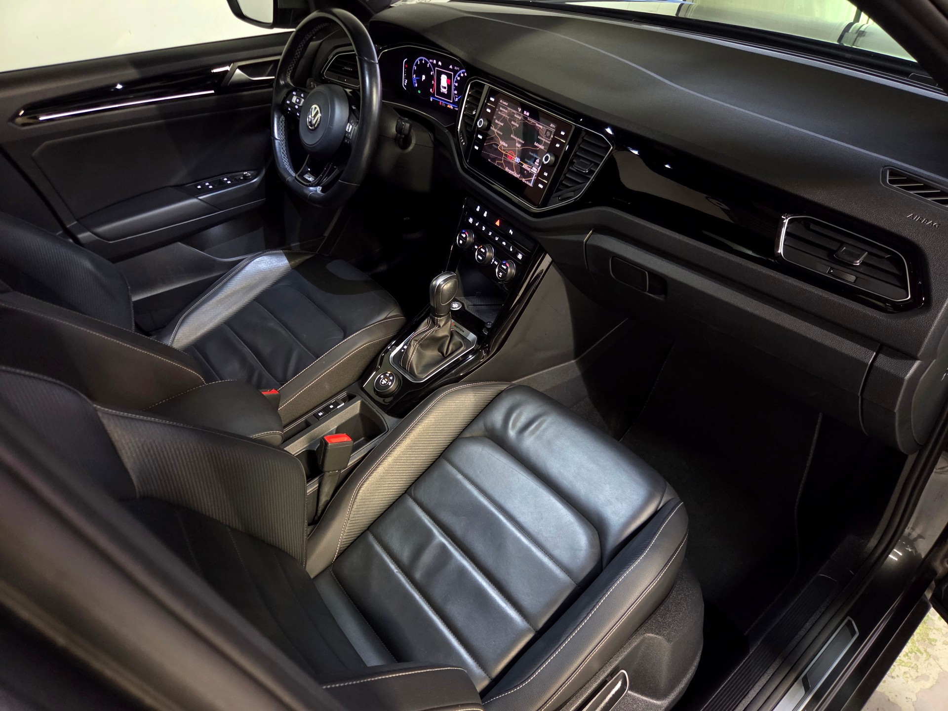 VW T-Roc 2.0 TSI R DSG 4motion-image-8