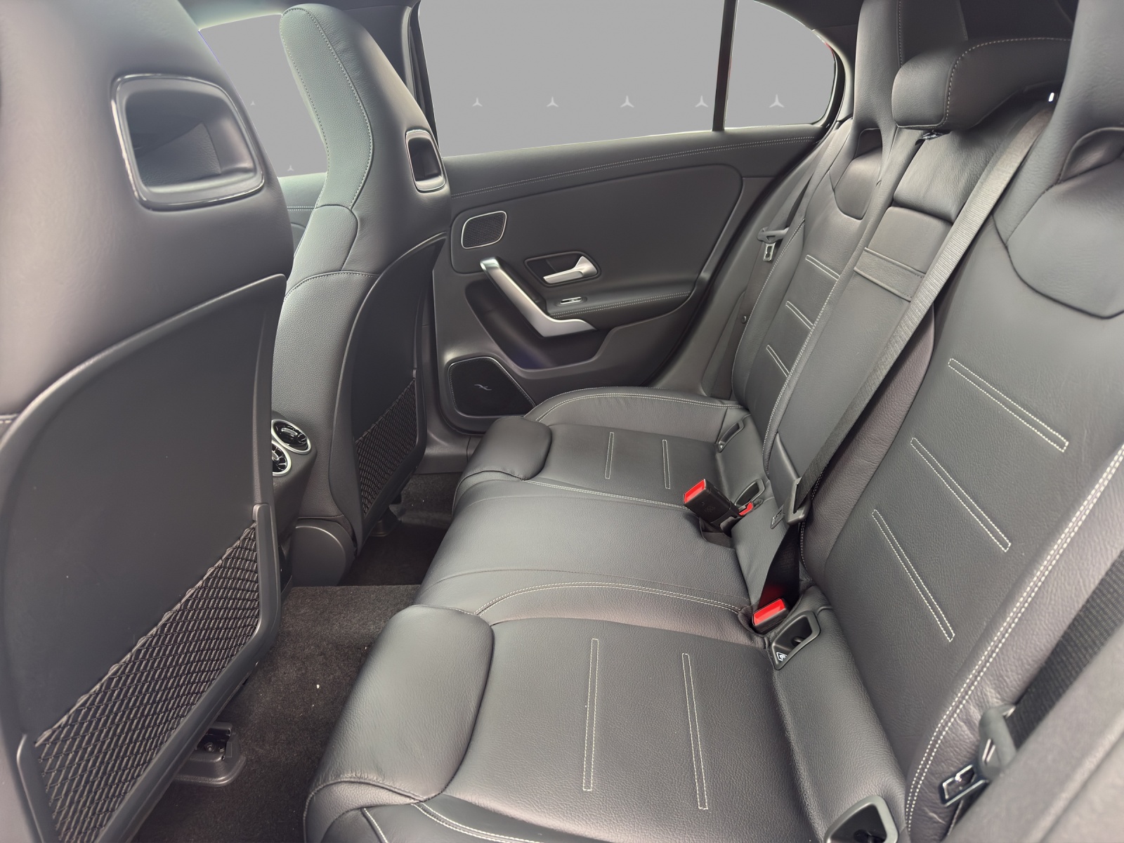 MERCEDES-BENZ A AMG 35 4Matic 8G-DCT-image-13