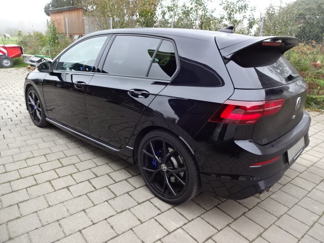 VW Golf 2.0 TSI R DSG 4Motion-image-2
