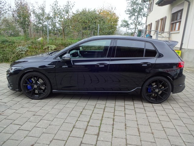 VW Golf 2.0 TSI R DSG 4Motion-image-1