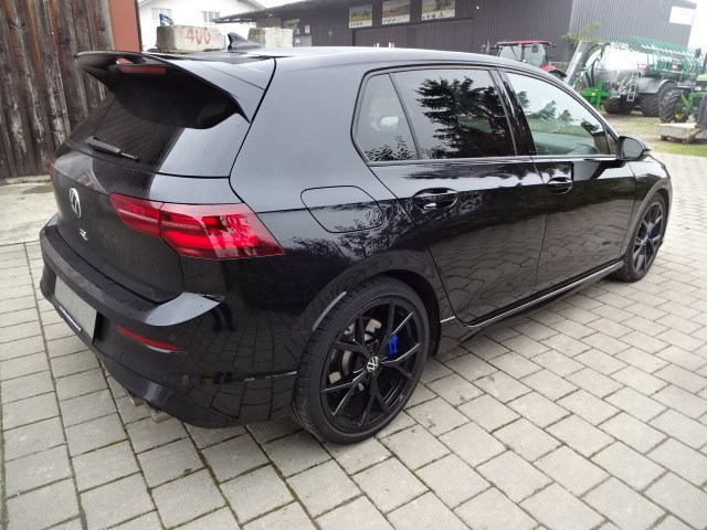VW Golf 2.0 TSI R DSG 4Motion-image-4
