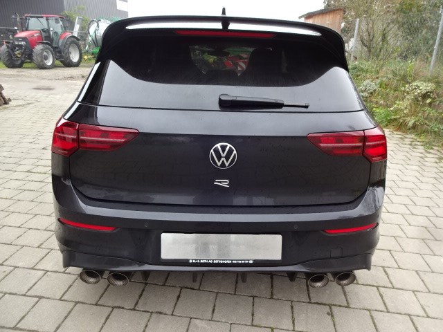 VW Golf 2.0 TSI R DSG 4Motion-image-3