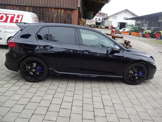 VW Golf 2.0 TSI R DSG 4Motion-image-5