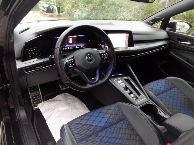 VW Golf 2.0 TSI R DSG 4Motion-image-9