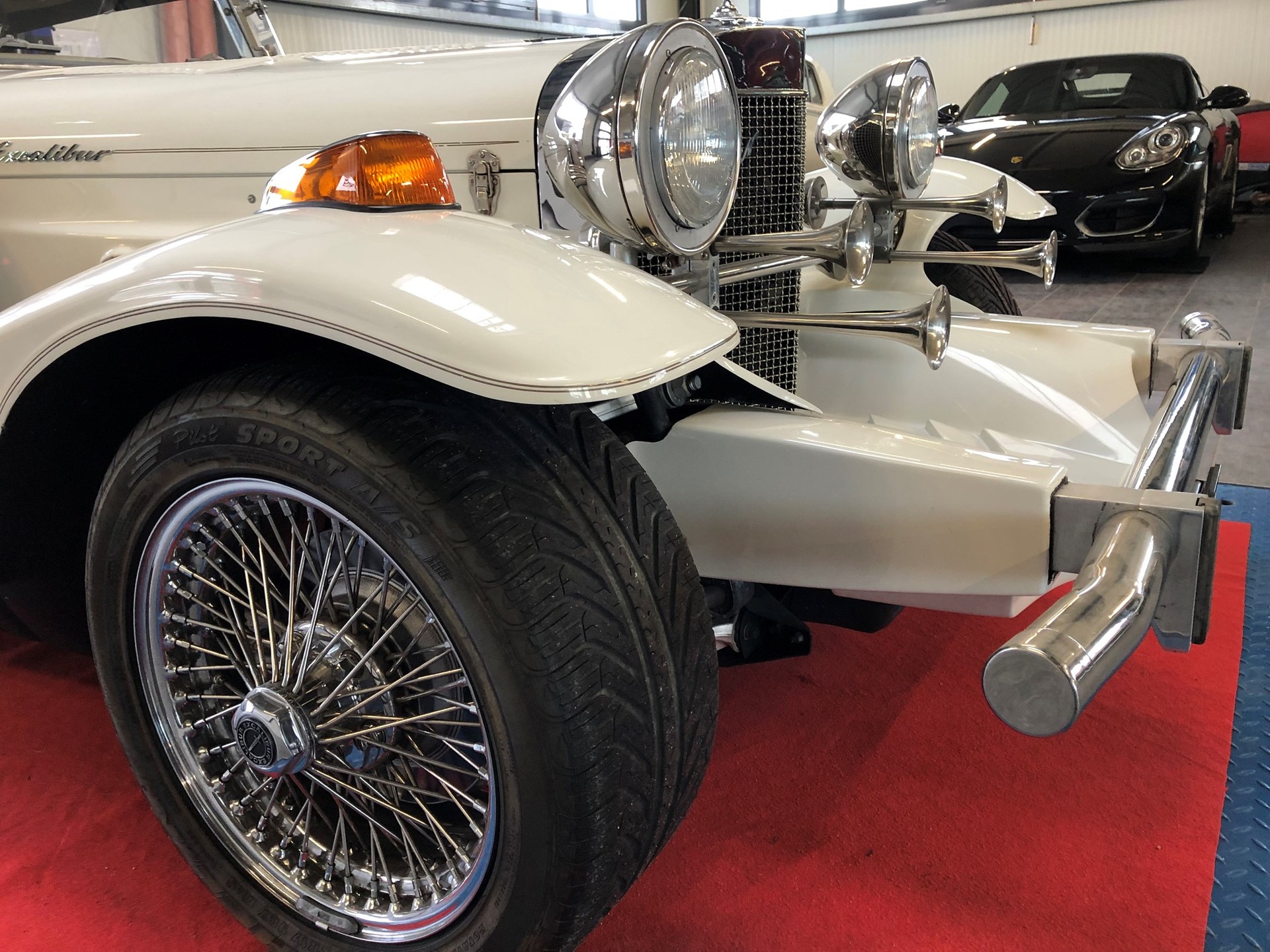 EXCALIBUR Roadster Limited Edition 18 / 100-showroom-element-1