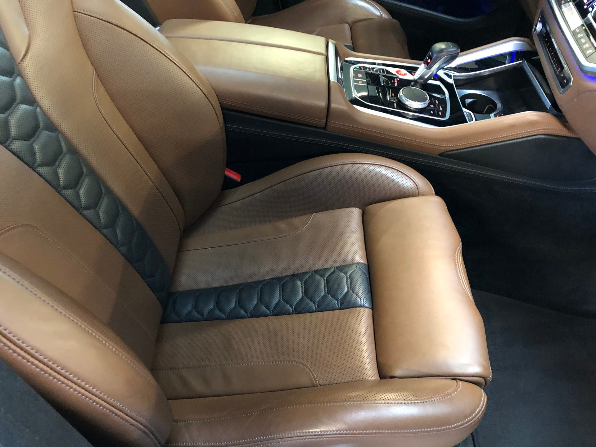 BMW X6M Steptronic M Competition-image-24