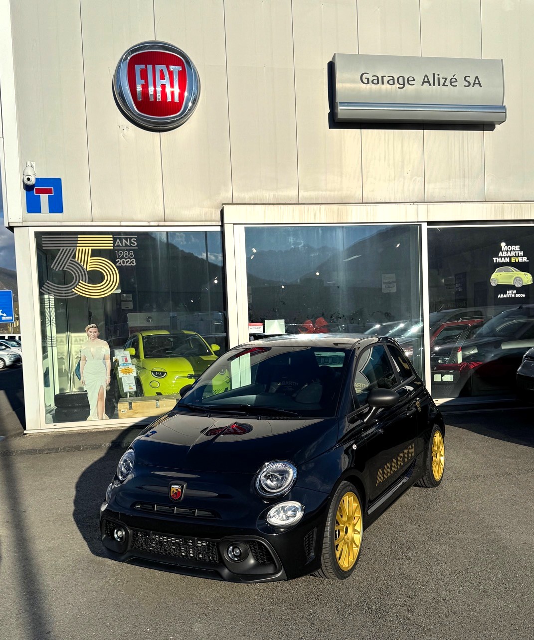 FIAT 695 1.4 16V Turbo Abarth 75e Anniversario-image-0