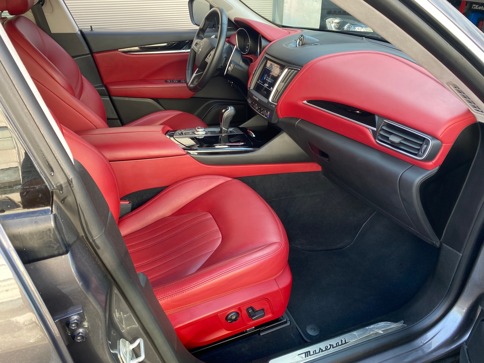 MASERATI Levante S 3.0 V6 Automatica-image-10