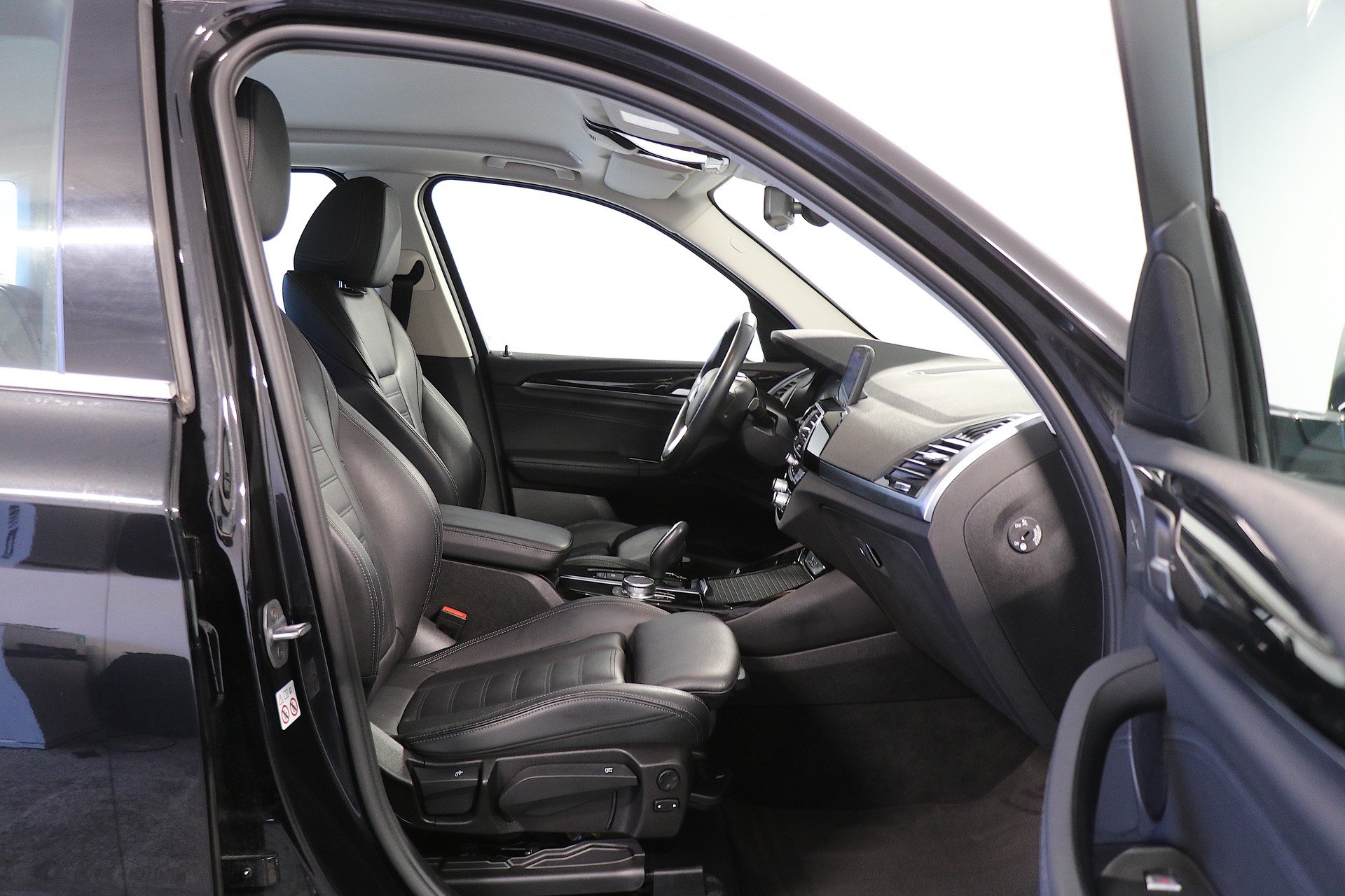 BMW X3 xDrive 30e-image-11