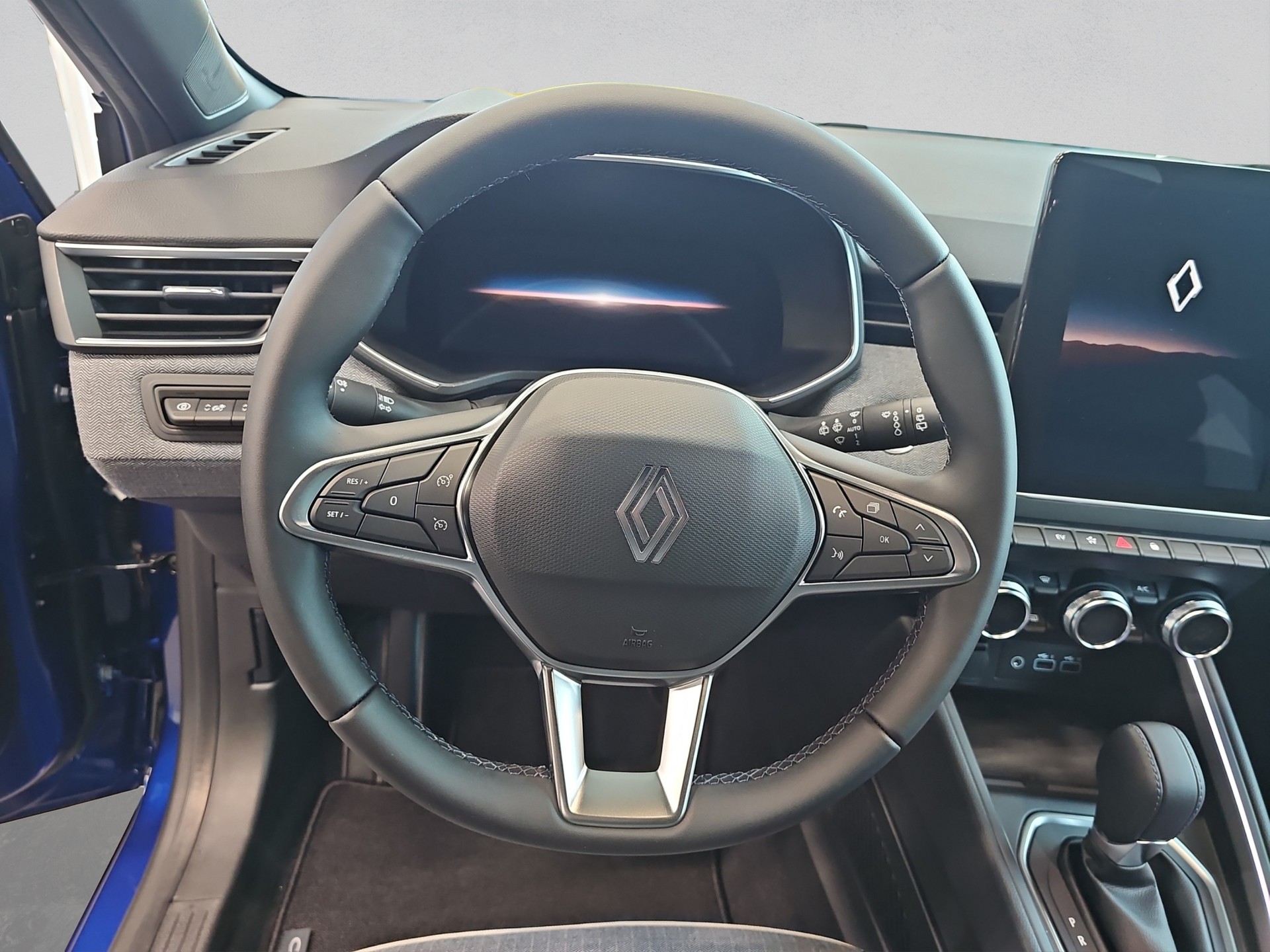 RENAULT Clio 1.6 E-Tech Techno-image-6