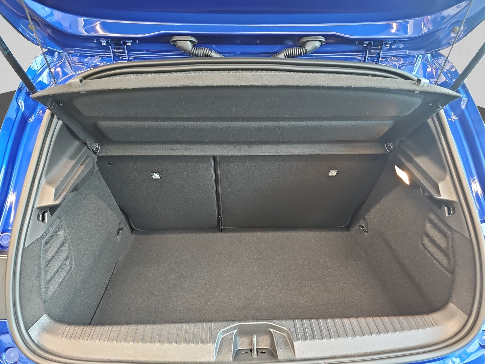 RENAULT Clio 1.6 E-Tech Techno-image-9